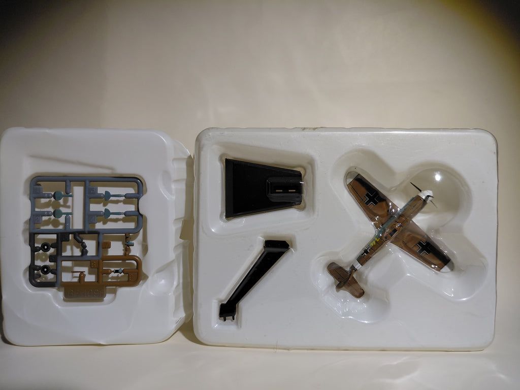 Takara 1/144 World's Masterpiece Aircraft -  German Air Force Fighter Messerschmitt Bf109F-2 JG27 TROP Lieutenant Marseille's aircraft