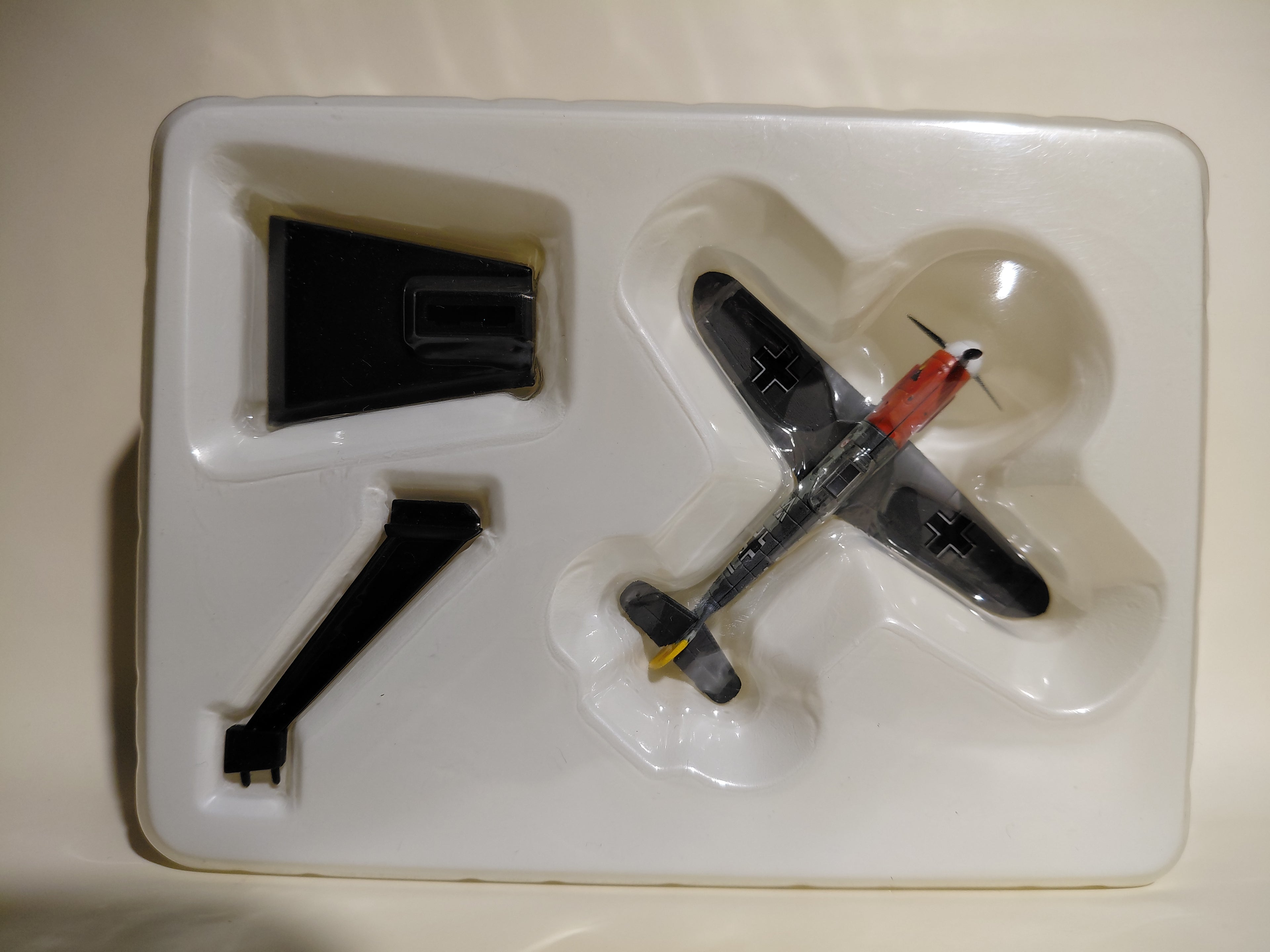 Takara 1/144 World's Masterpiece Aircraft - Messerschmitt Bf109F-2 JG27 TROP Lieutenant Marseille's aircraft