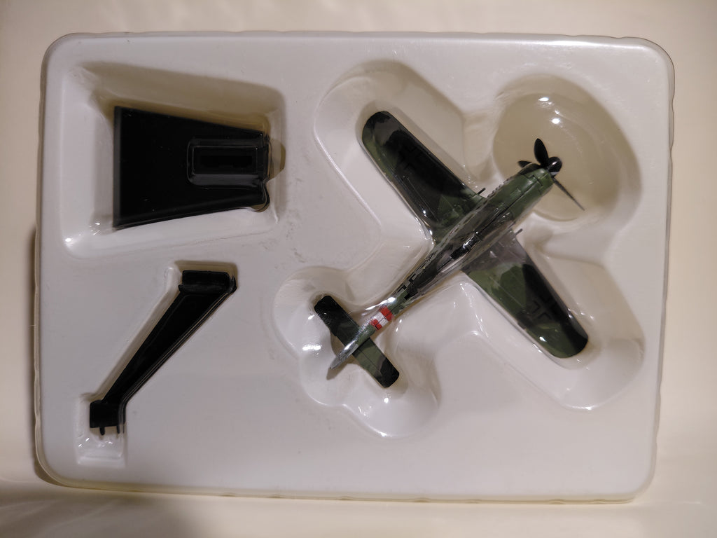Takara 1/144 World's Masterpiece Aircraft - Fw190D-9 Major Barkhorn