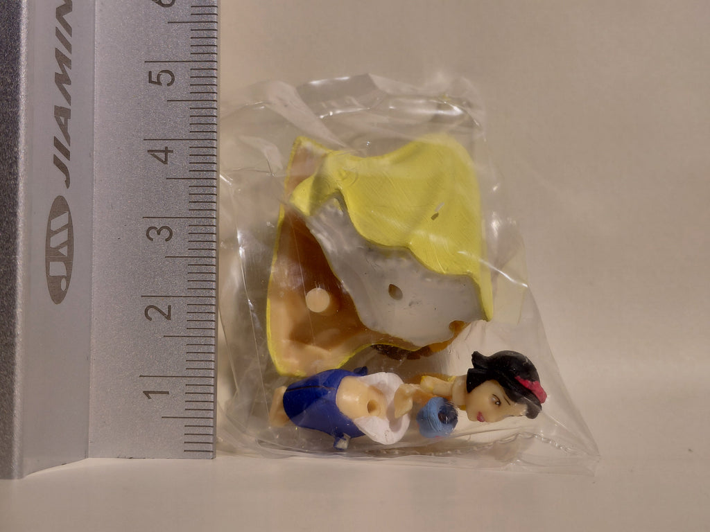 Miniature Disney Choco Party Series 1 Furuta #S01 Special Edition SP Secret Princess Snow with Poison Apple