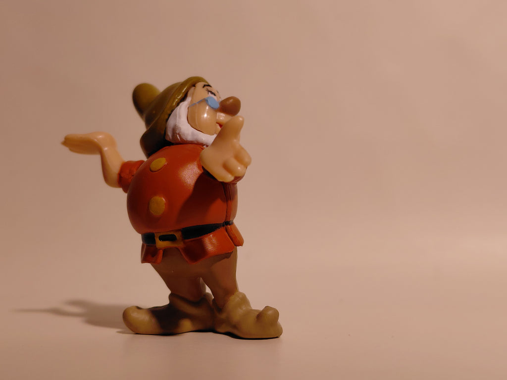 Miniature Disney Choco Party Series 1 Furuta #10 Seven Dwarfs & Doc McStuffins