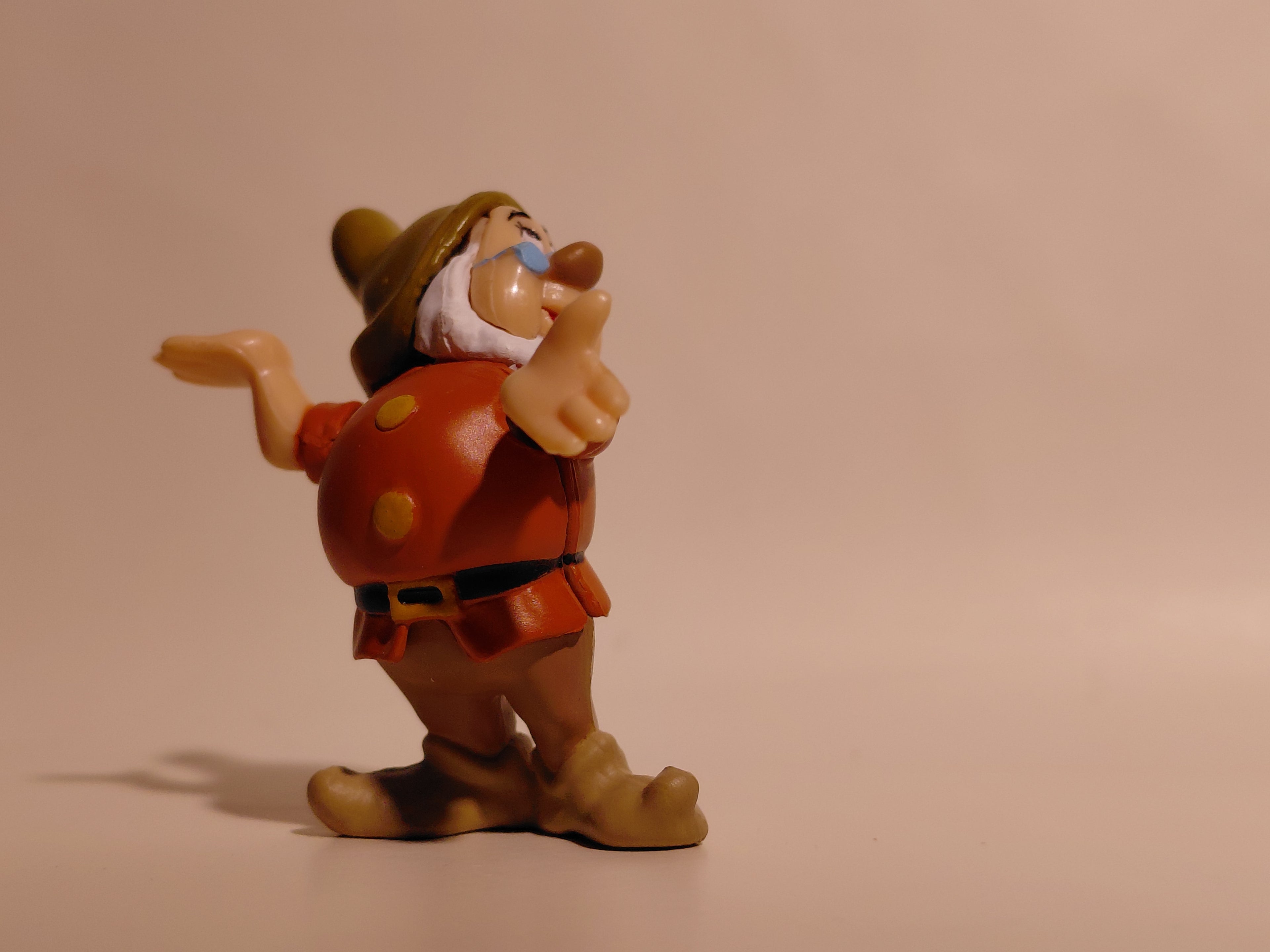 Miniature Disney Choco Party Series 1 Furuta #10 Seven Dwarfs & Doc McStuffins