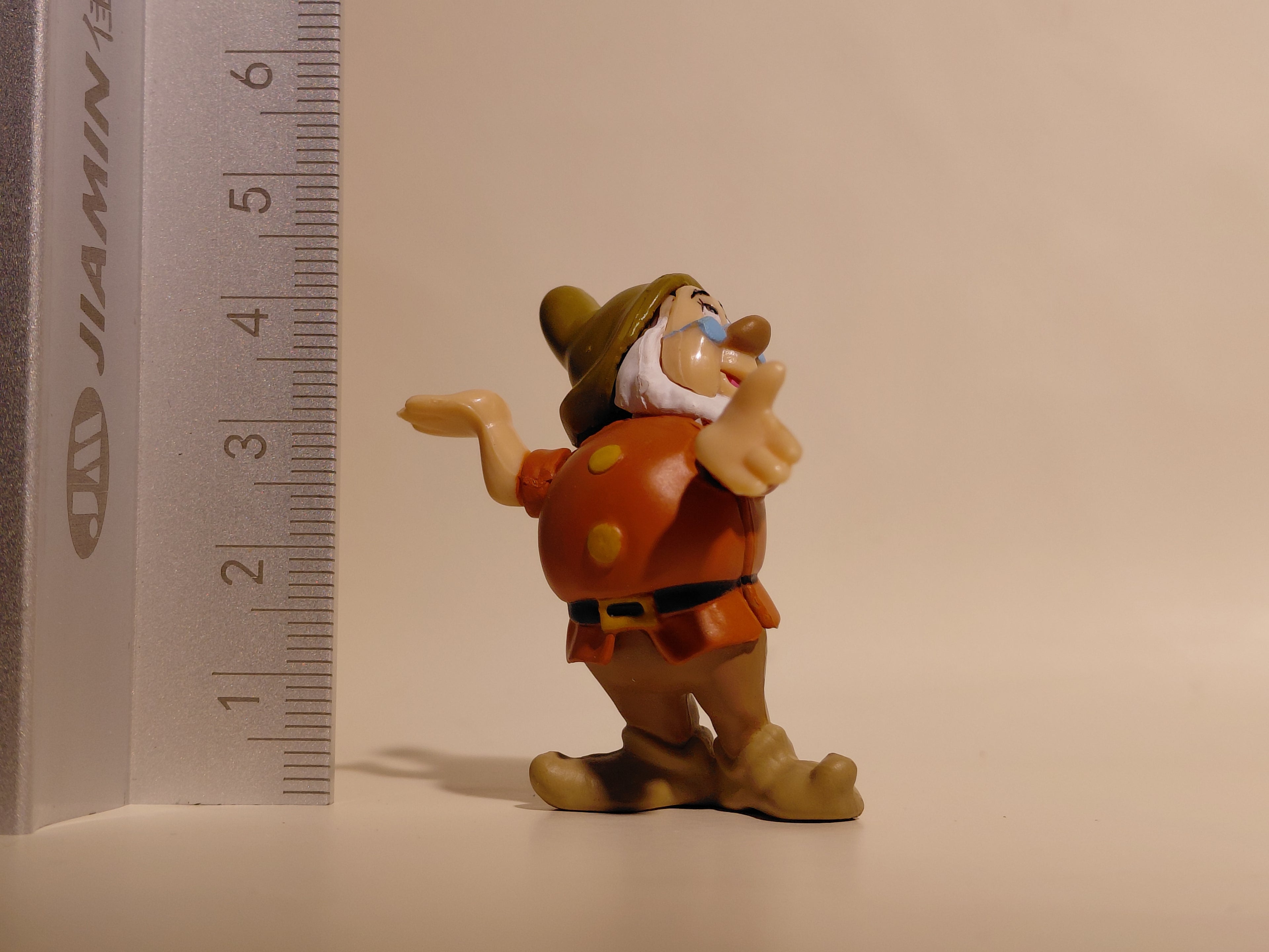 Miniature Disney Choco Party Series 1 Furuta #10 Seven Dwarfs & Doc McStuffins
