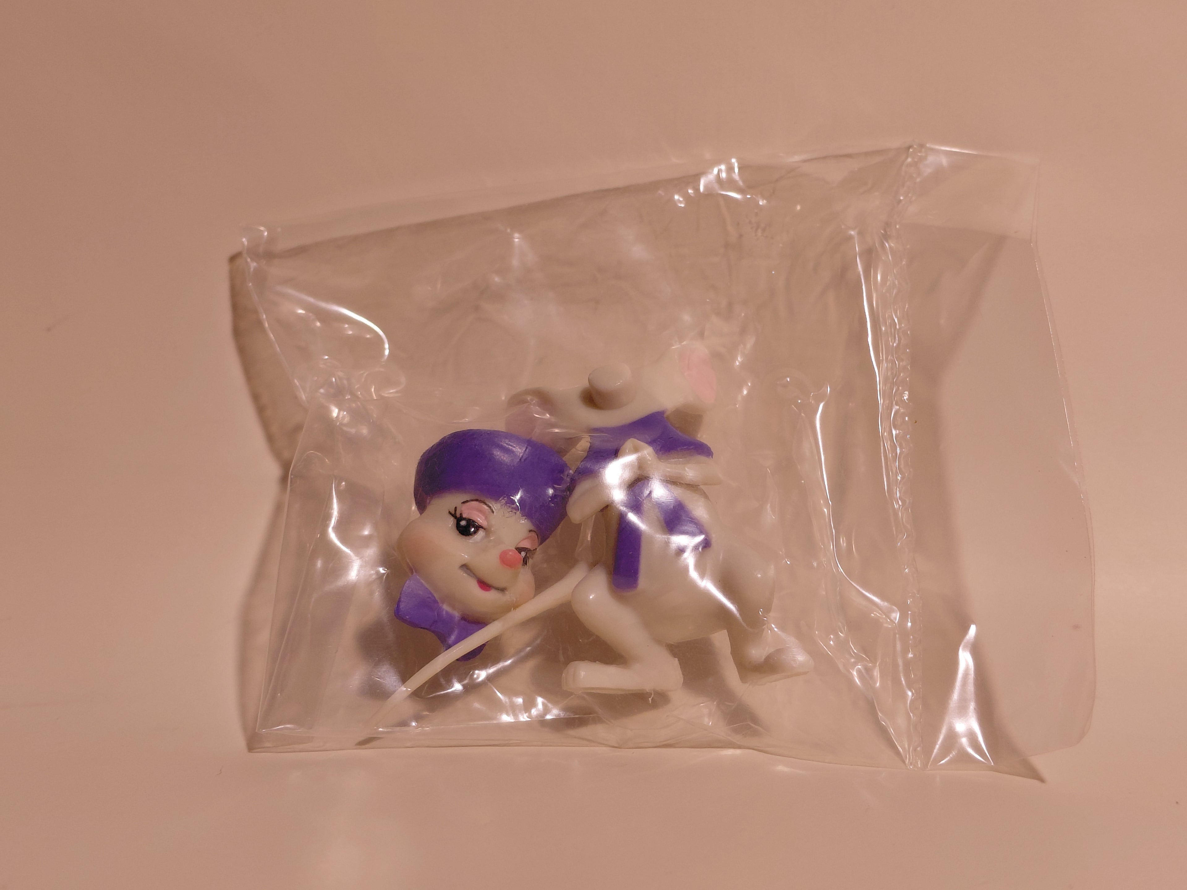 Miniature Disney Choco Party Series 1 Furuta #017 The Rescuers - Bianca