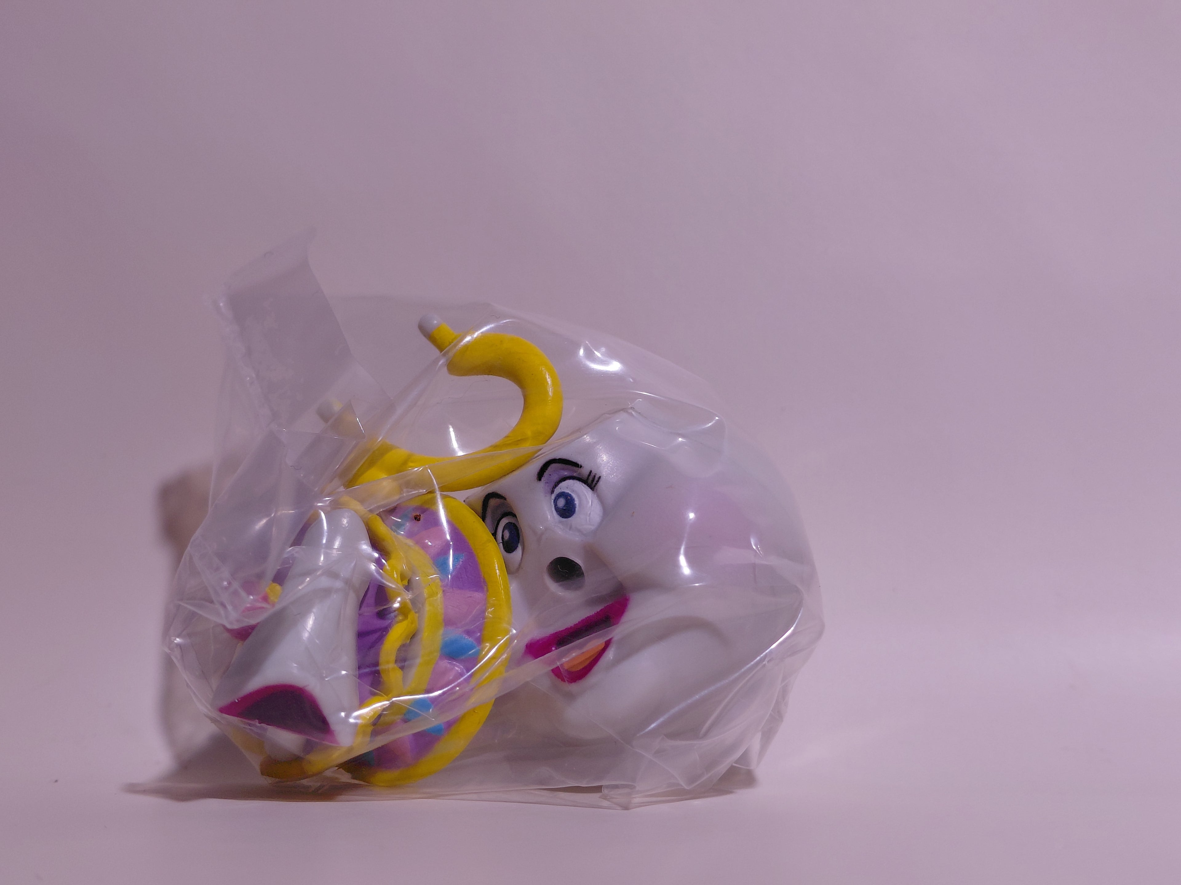 Miniature Disney Choco Party Tomy #070 Mrs. Potts