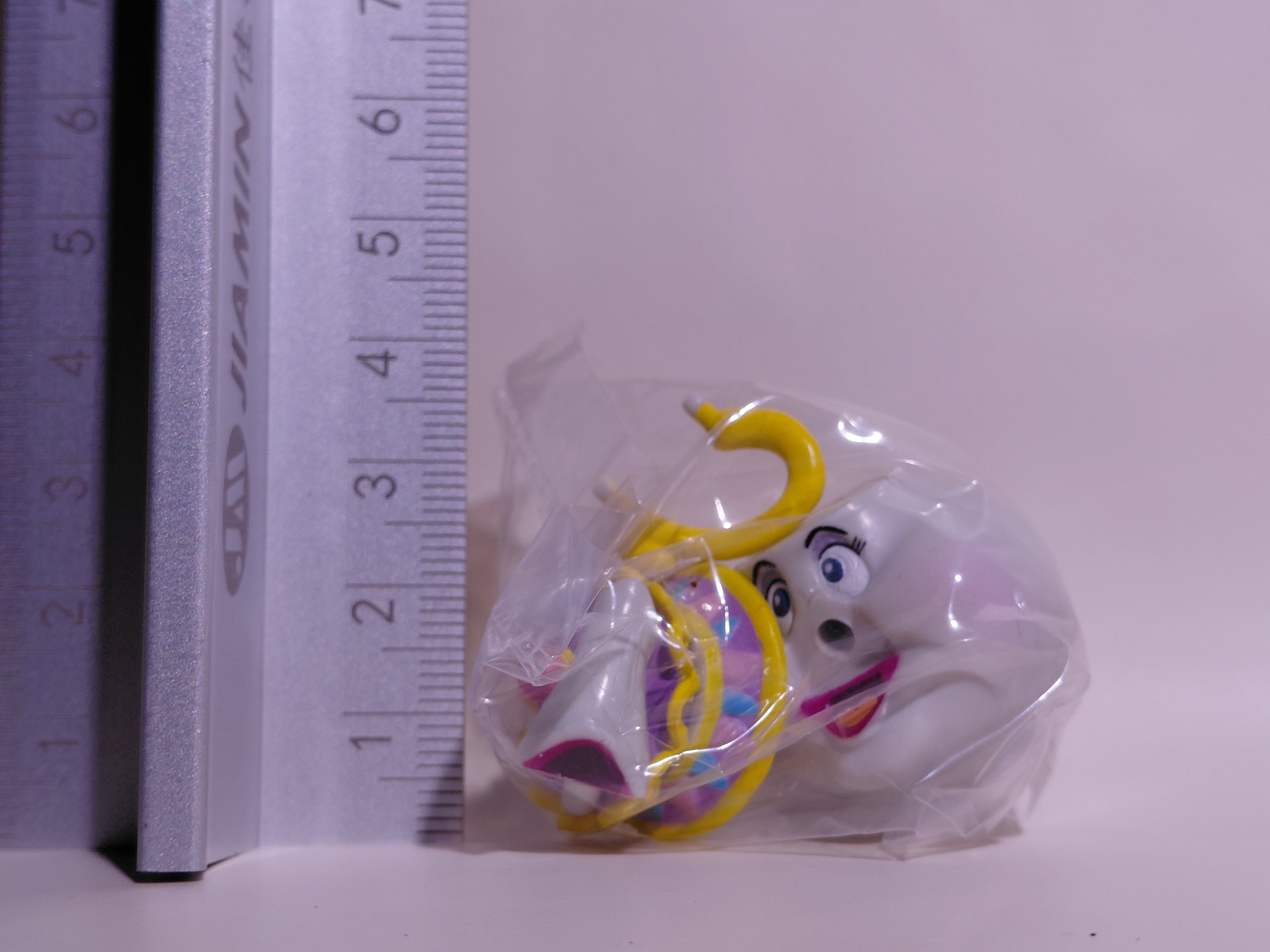 Miniature Disney Choco Party Tomy #070 Mrs. Potts