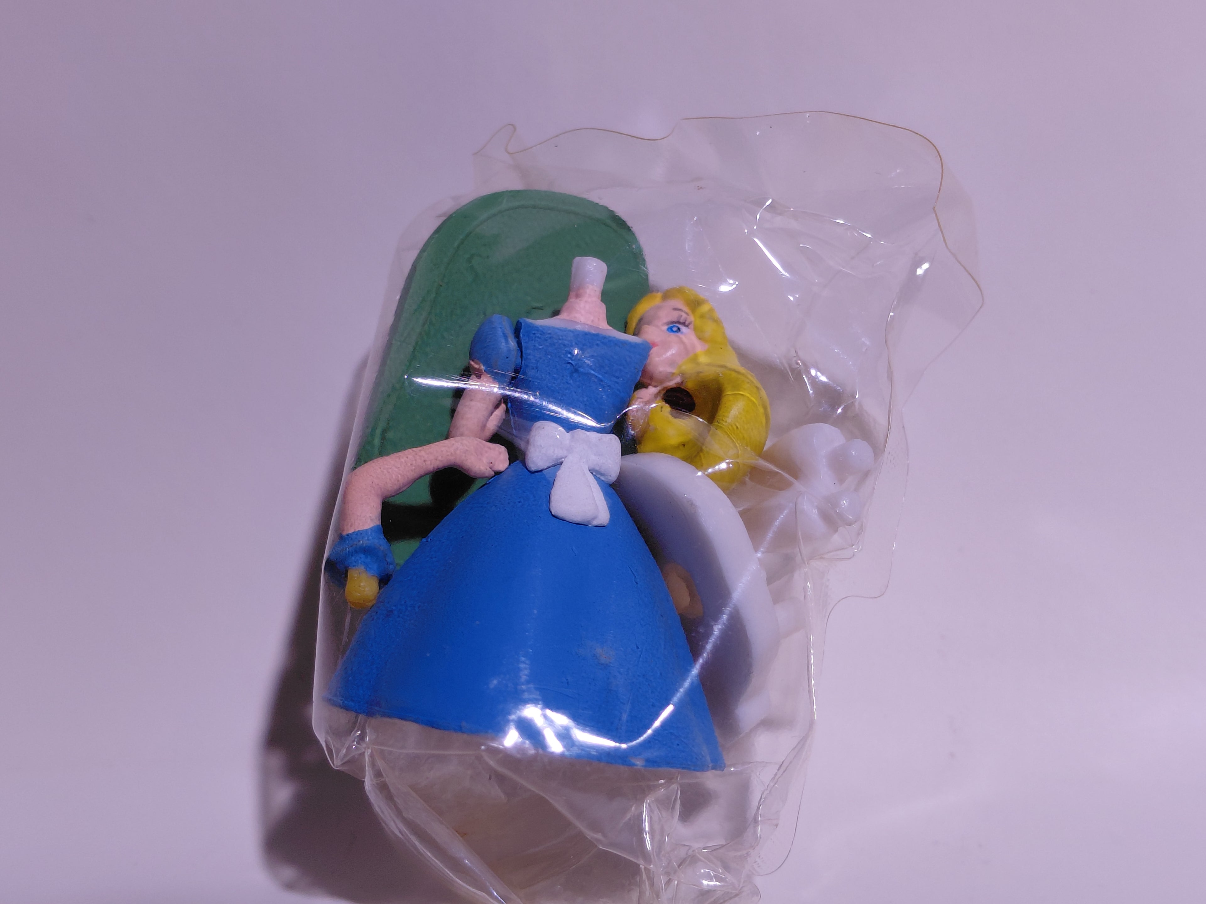 Miniature Disney Choco Party Tomy #125 Alice in Wonderland - Alice
