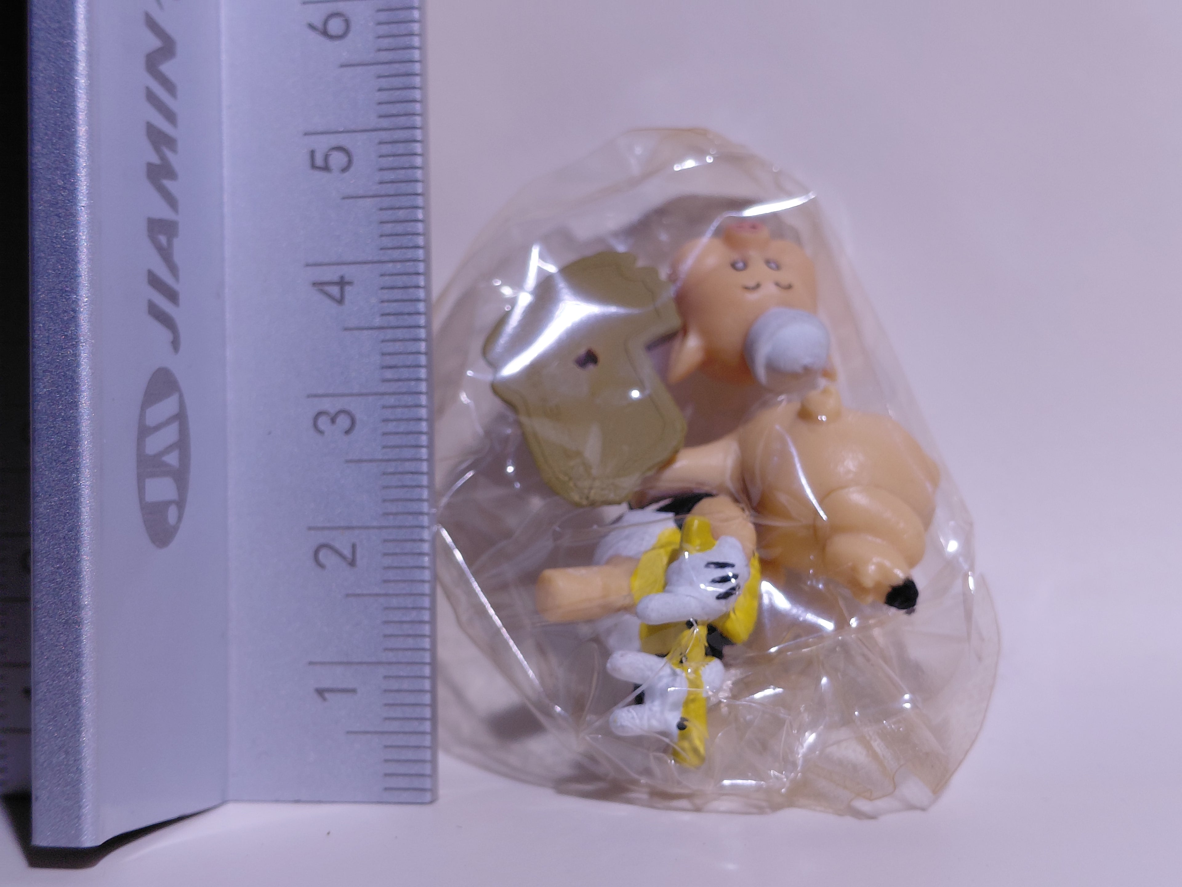Miniature Disney Choco Party Tomy #134 Fifer Pig "The Three Little Pigs"
