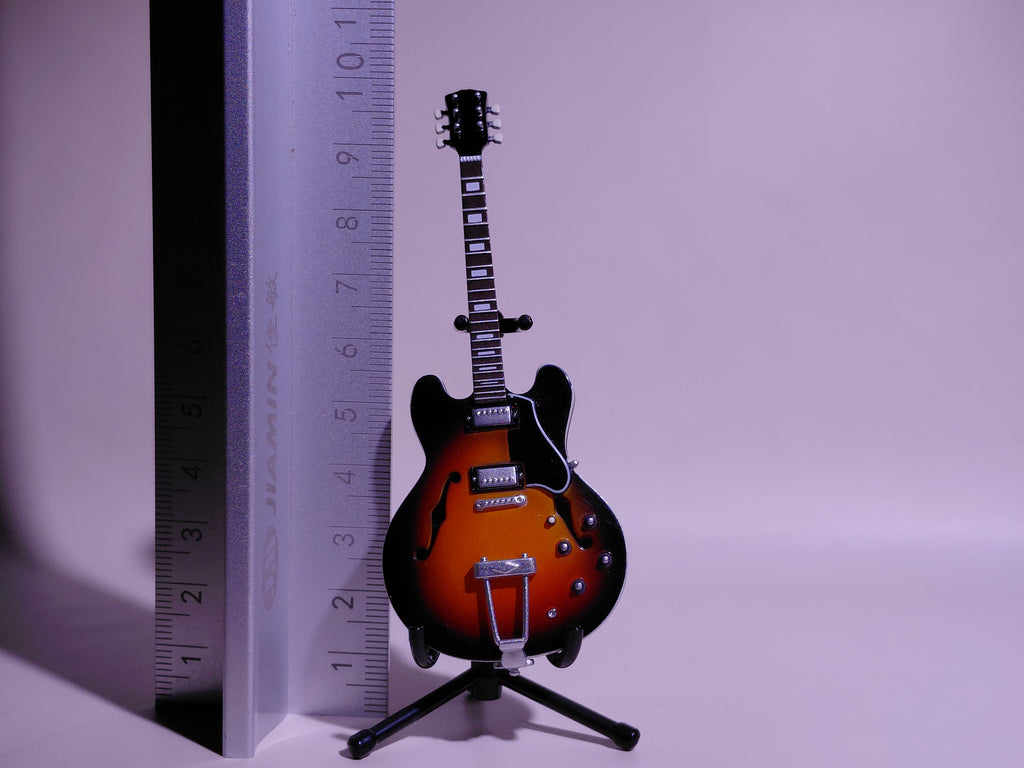 BECK Guitar Collection SG Type Figure Includes guitar and stand