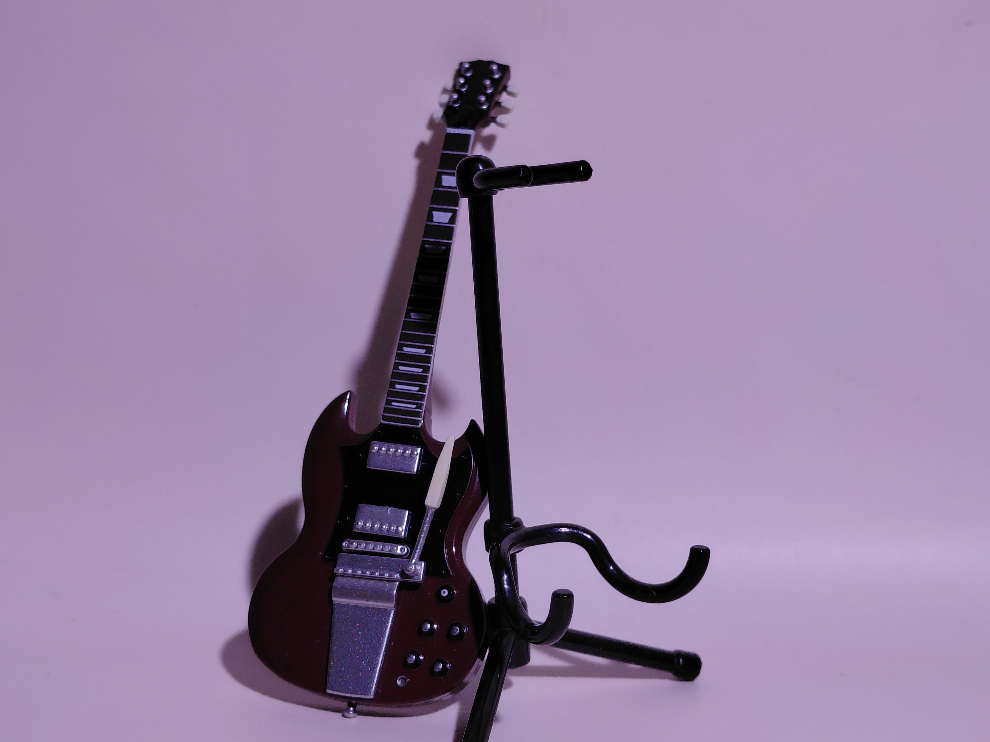 BECK Guitar Collection SG Type Figure Includes guitar and stand