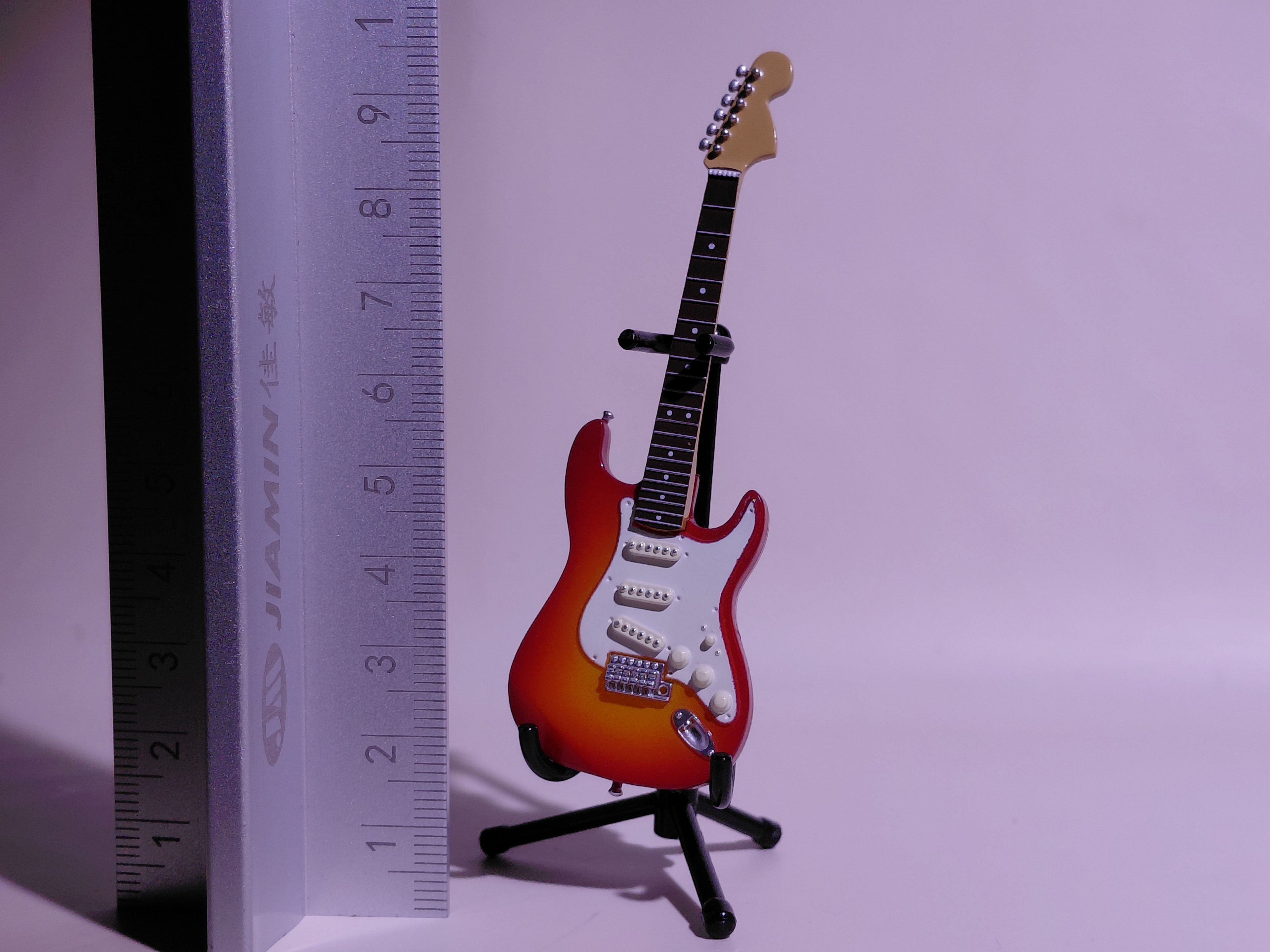 BECK Guitar Collection Hyodo Model (Stratocaster Type B)Figure Includes guitar and stand