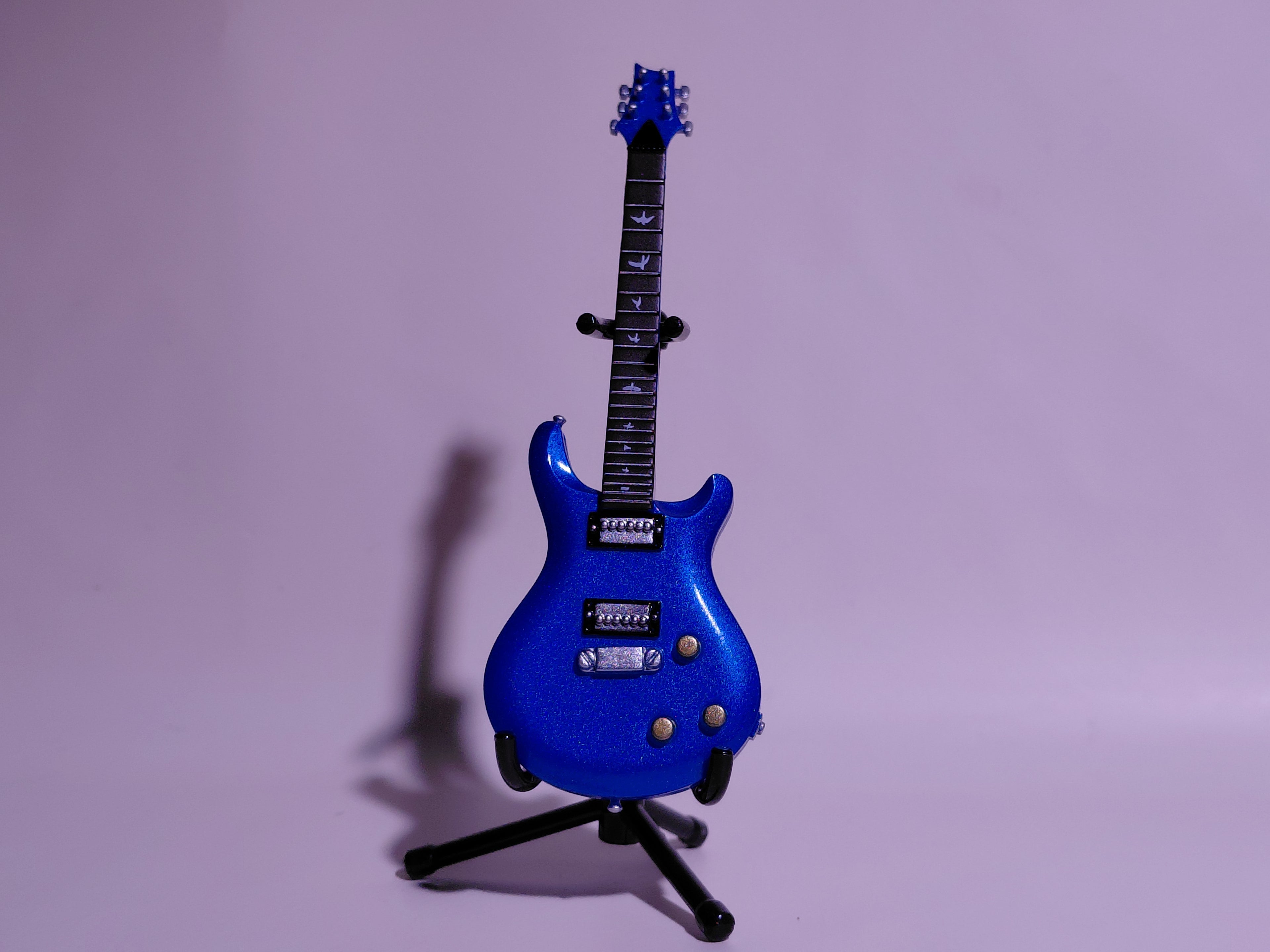 BECK Guitar Collection PRS type Figure Includes guitar and stand