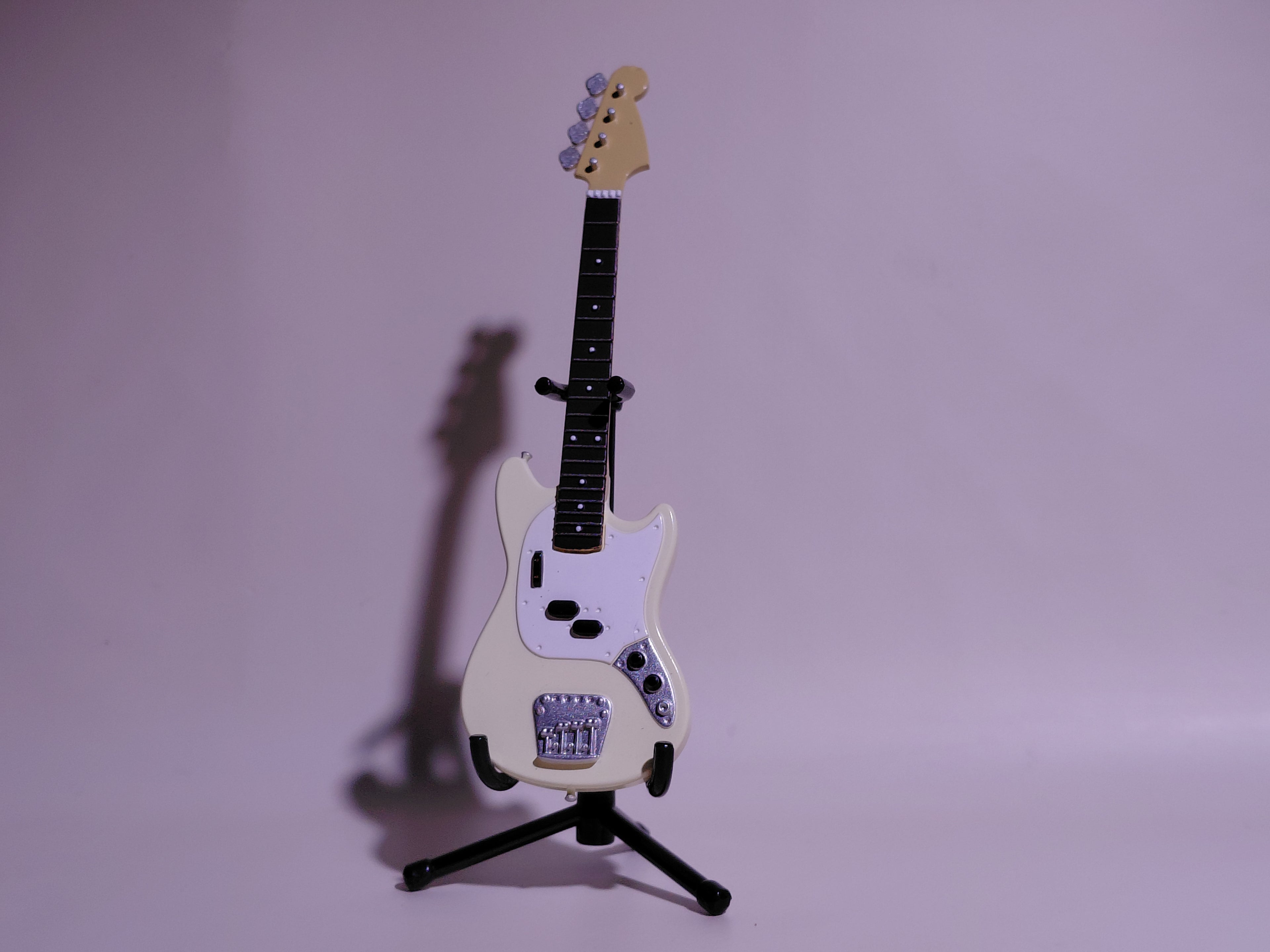 BECK Guitar Collection Mustang Type 2 Figure Includes guitar and stand