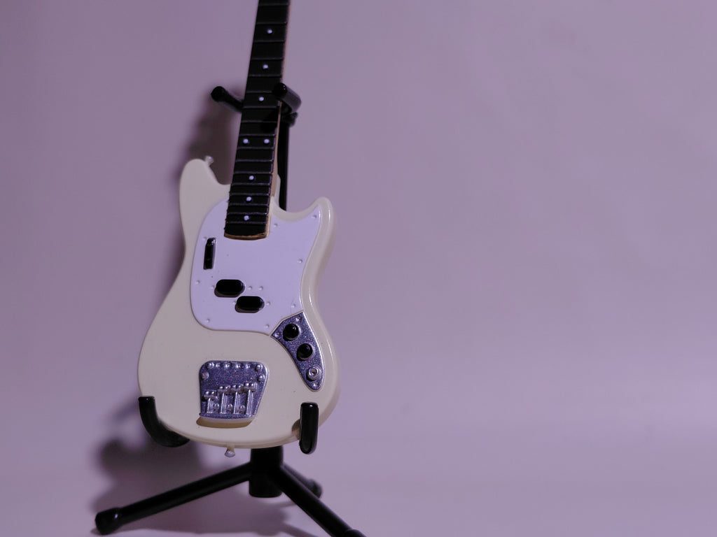 BECK Guitar Collection Mustang Type 2 Figure Includes guitar and stand
