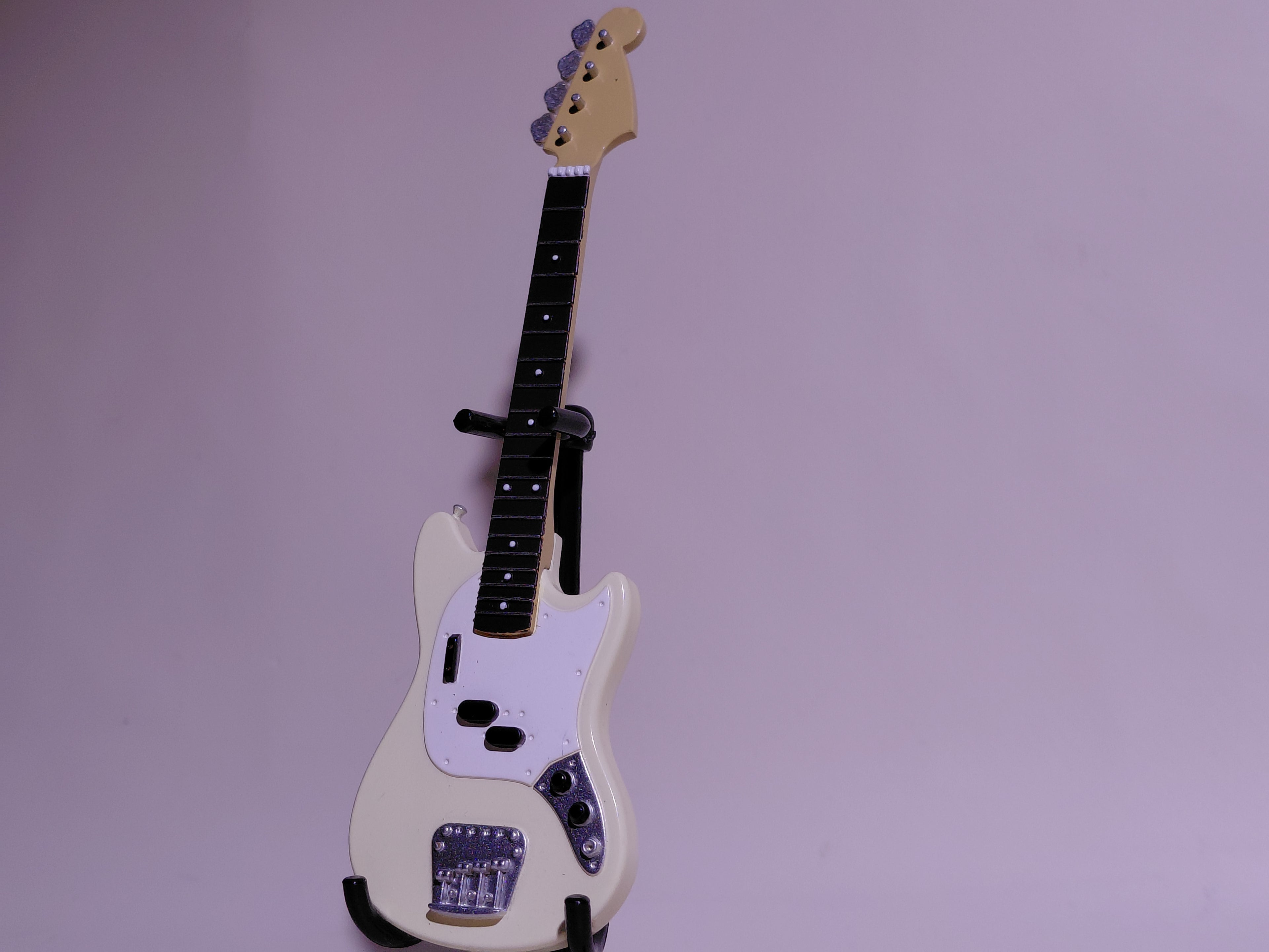 BECK Guitar Collection Mustang Type 2 Figure Includes guitar and stand