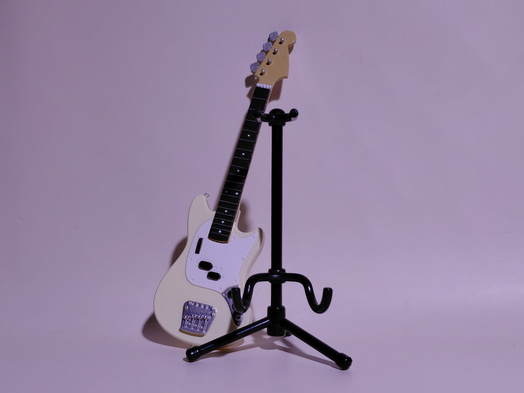 BECK Guitar Collection Mustang Type 2 Figure Includes guitar and stand