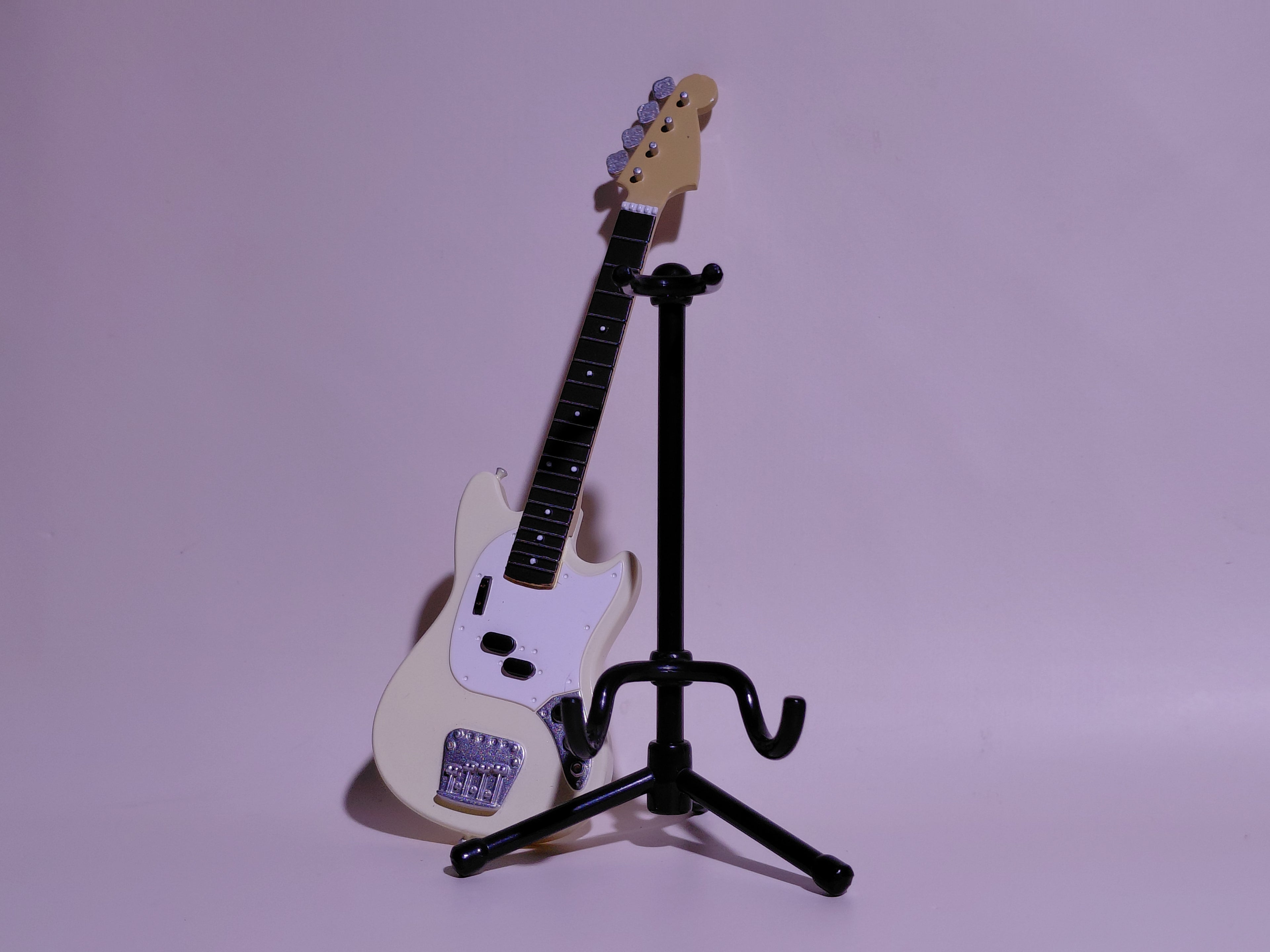 BECK Guitar Collection Mustang Type 2 Figure Includes guitar and stand
