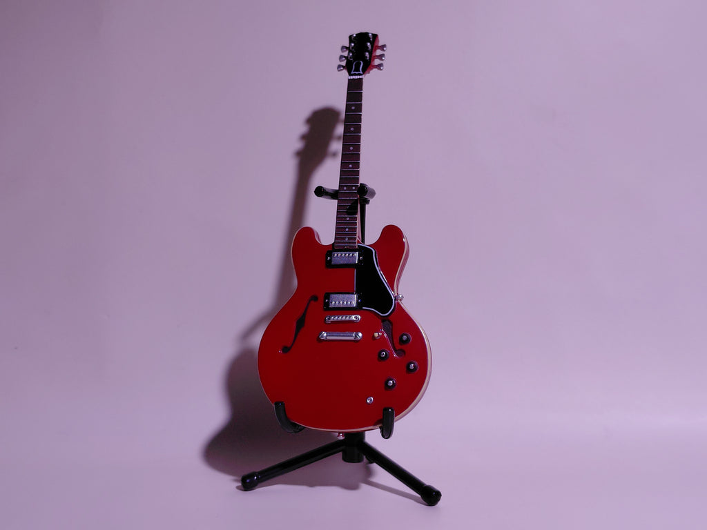 BECK Guitar Collection Gibson ES-335 Figure Includes guitar and stand
