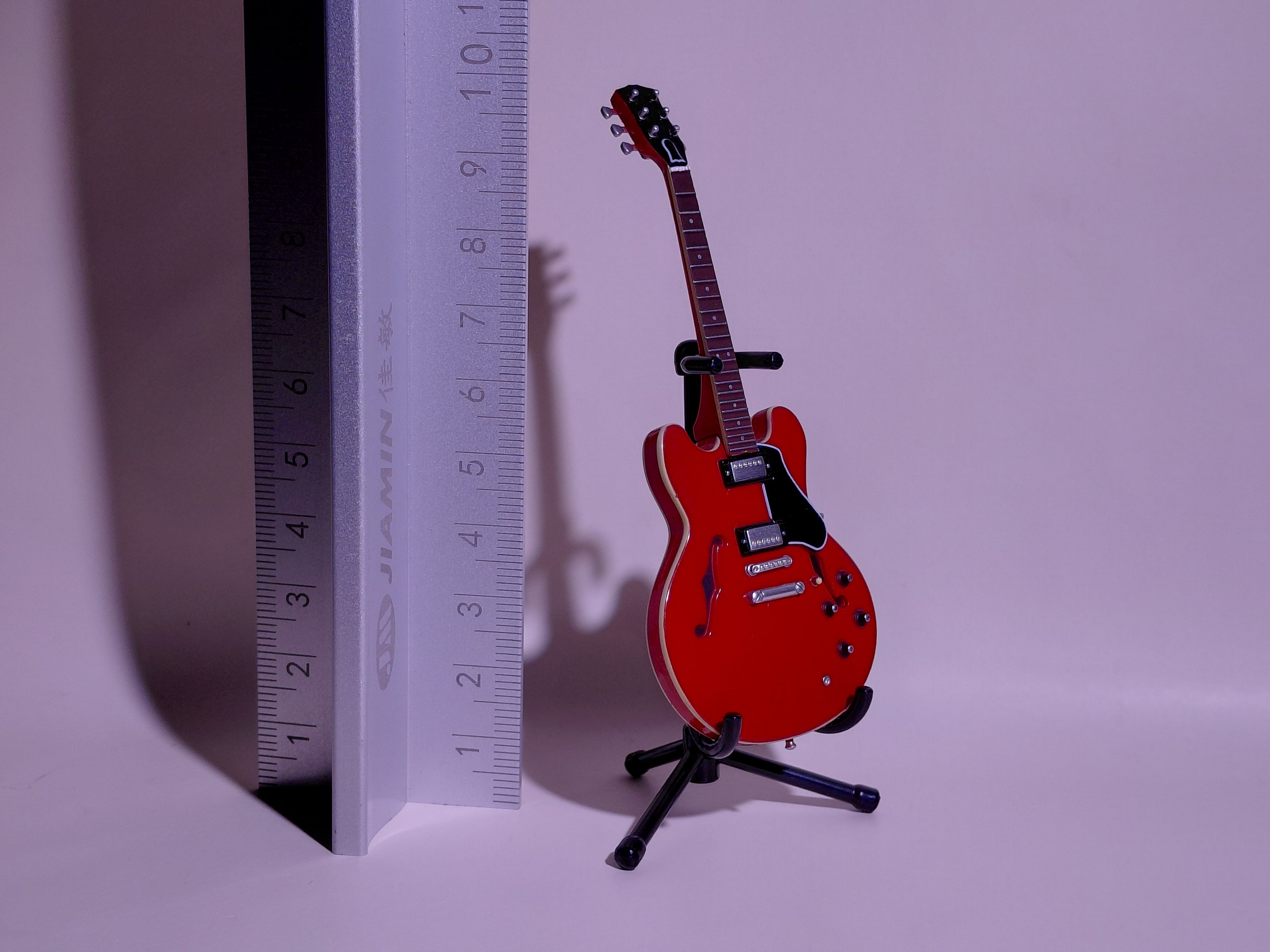 BECK Guitar Collection Gibson ES-335 Figure Includes guitar and stand