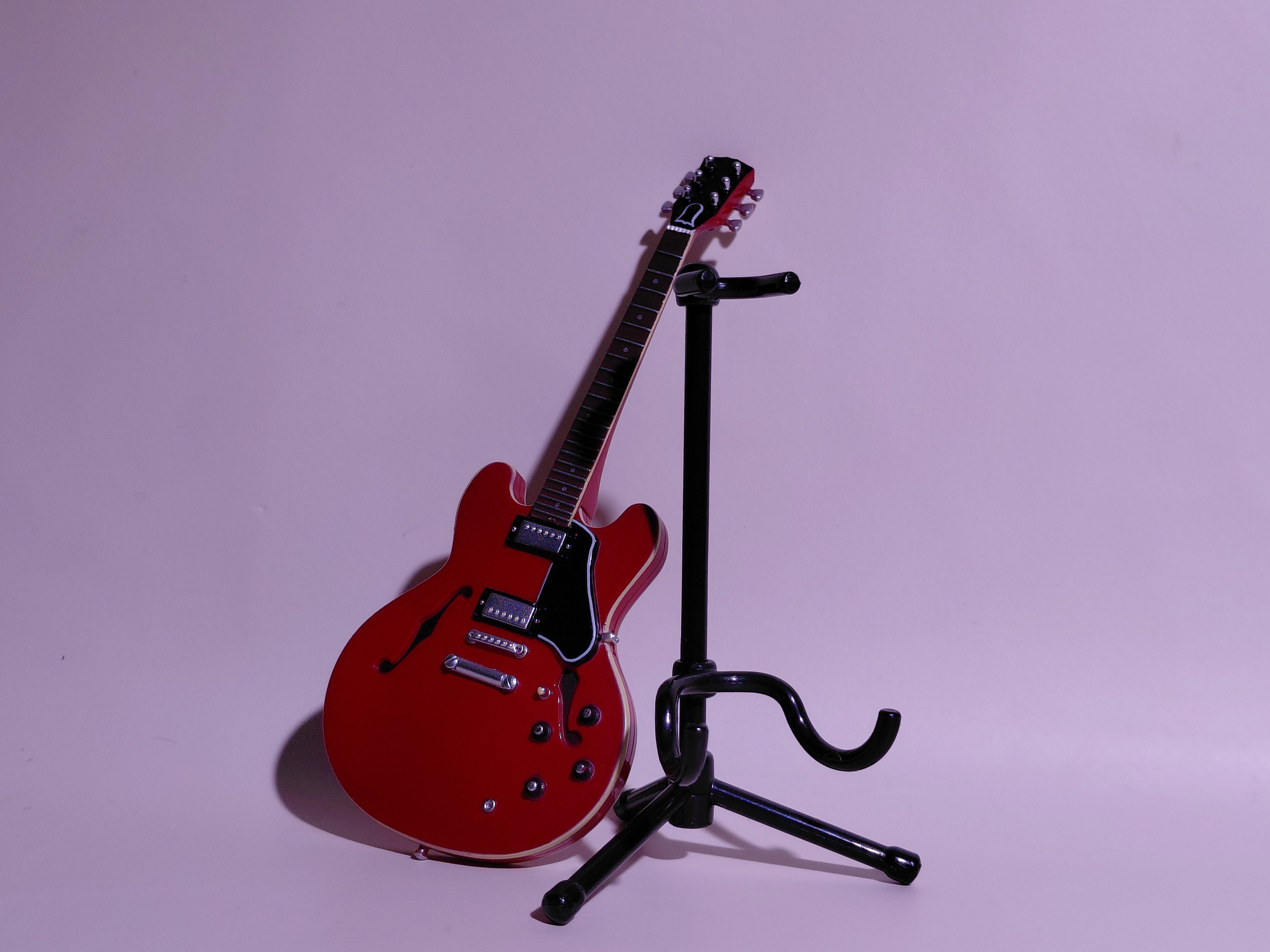 BECK Guitar Collection Gibson ES-335 Figure Includes guitar and stand