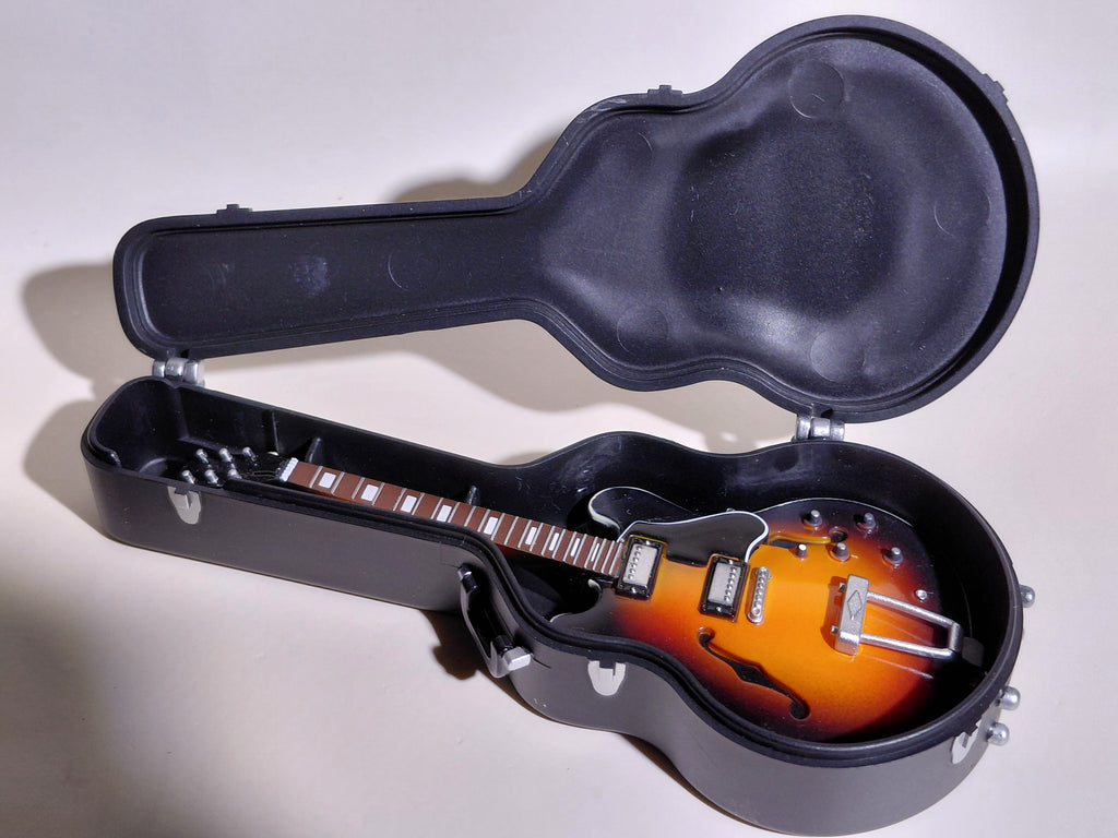 BECK Guitar Collection ES-335 Type Includes guitar and stand + Case (Sp)