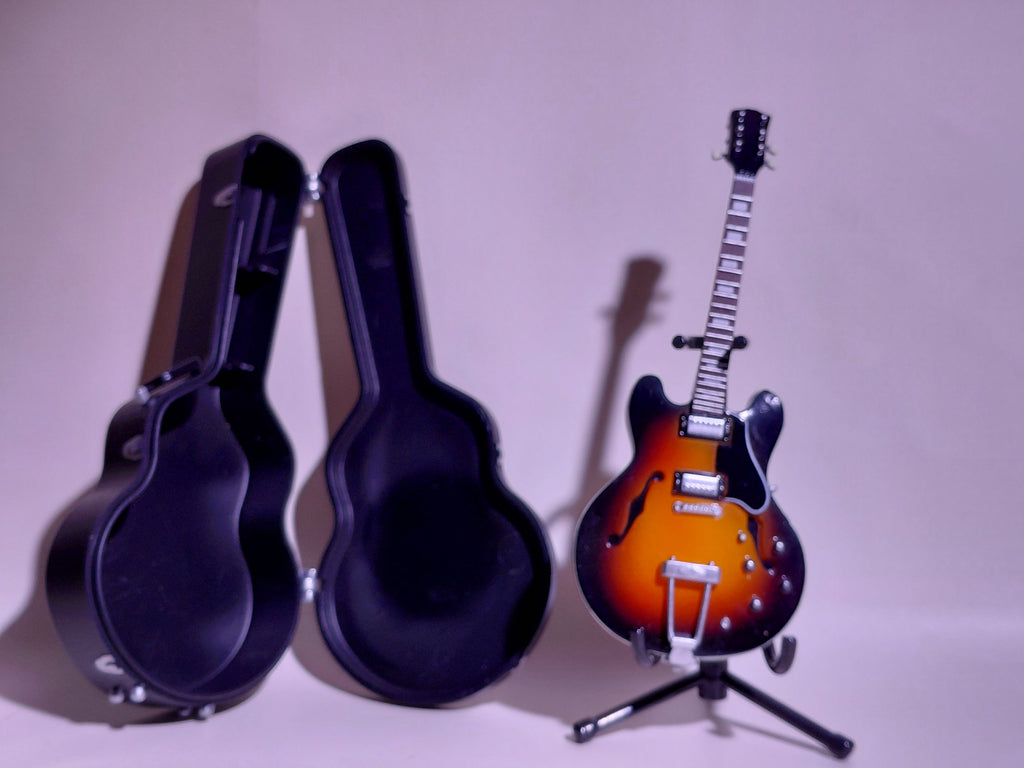 BECK Guitar Collection ES-335 Type Includes guitar and stand + Case (Sp)