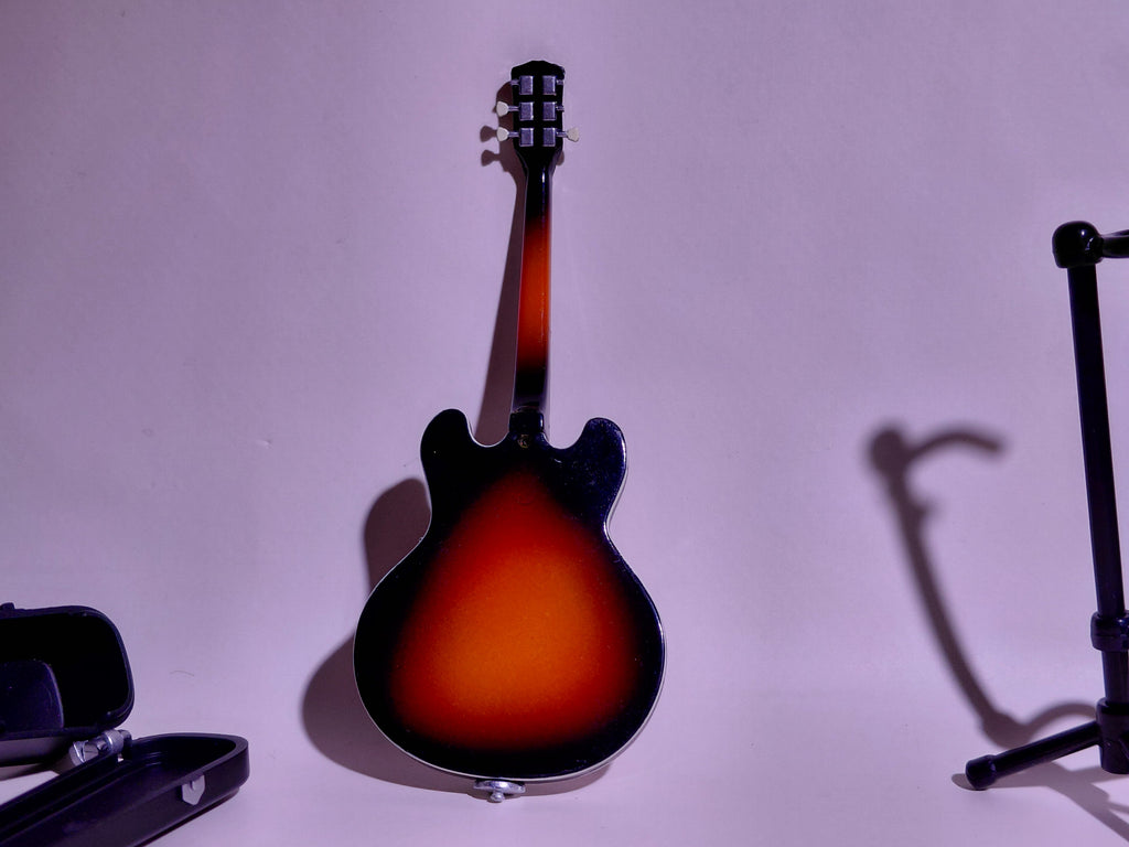 BECK Guitar Collection ES-335 Type Includes guitar and stand + Case (Sp)