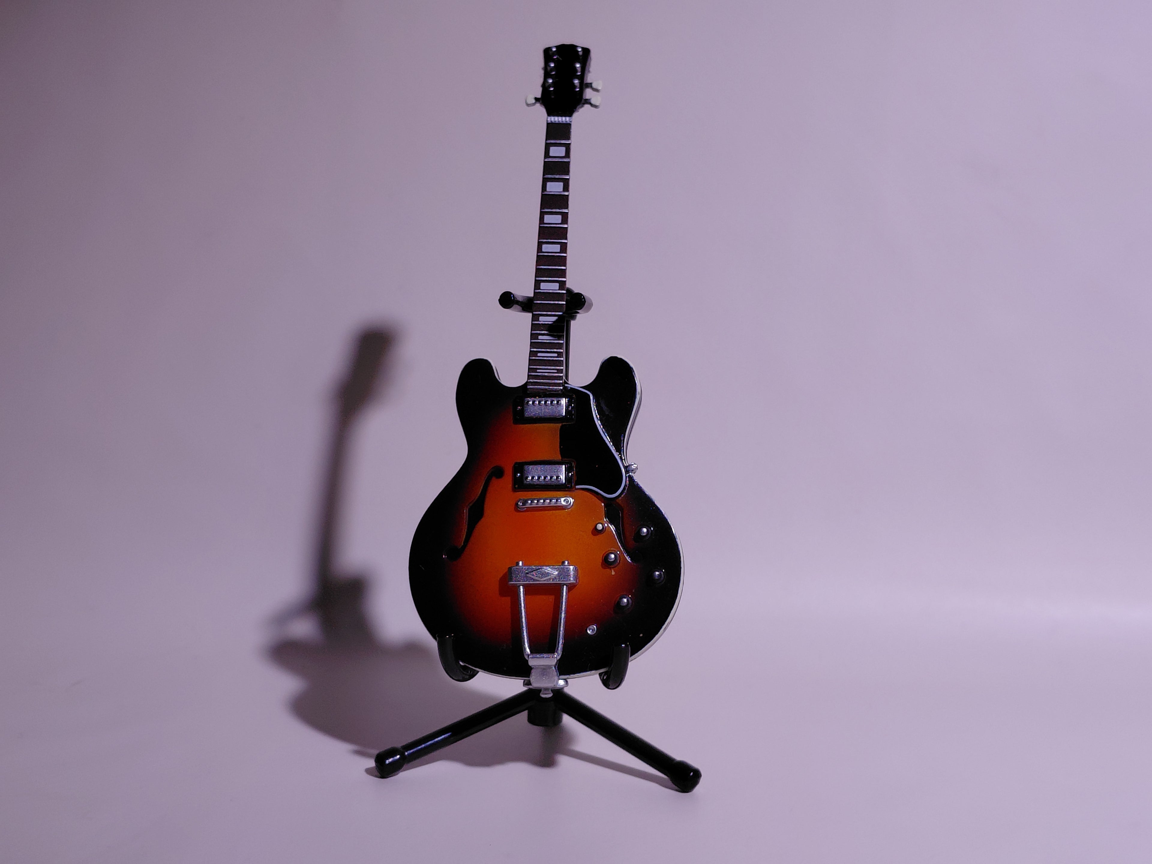 BECK Guitar Collection ES-335 Type Includes guitar and stand + Case (Sp)