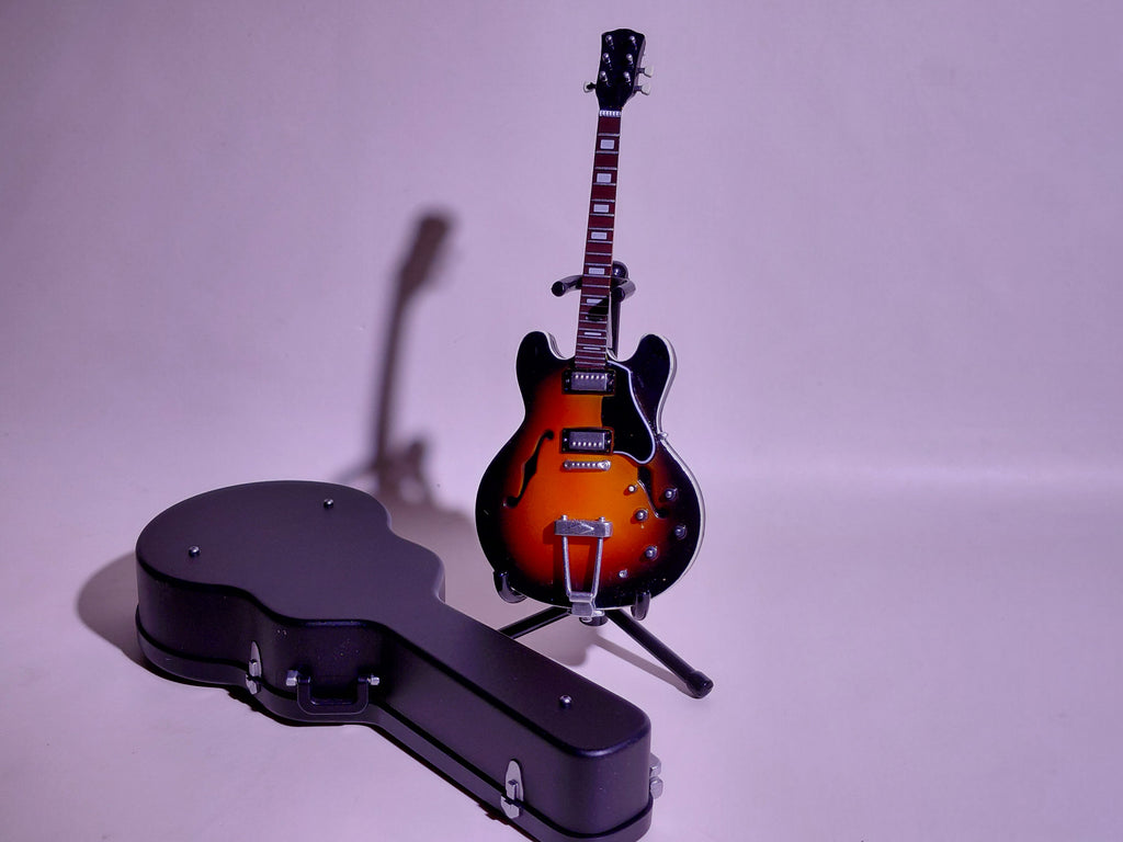 BECK Guitar Collection ES-335 Type Includes guitar and stand + Case (Sp)