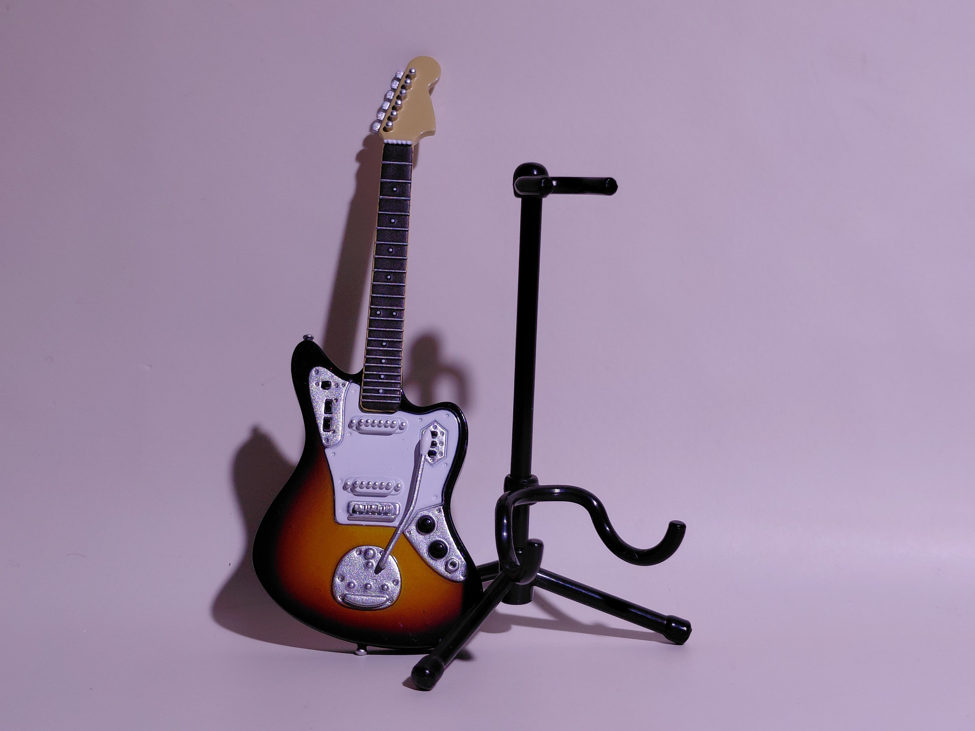 BECK Guitar Collection Jaguar Type 3 Figure Includes guitar and stand