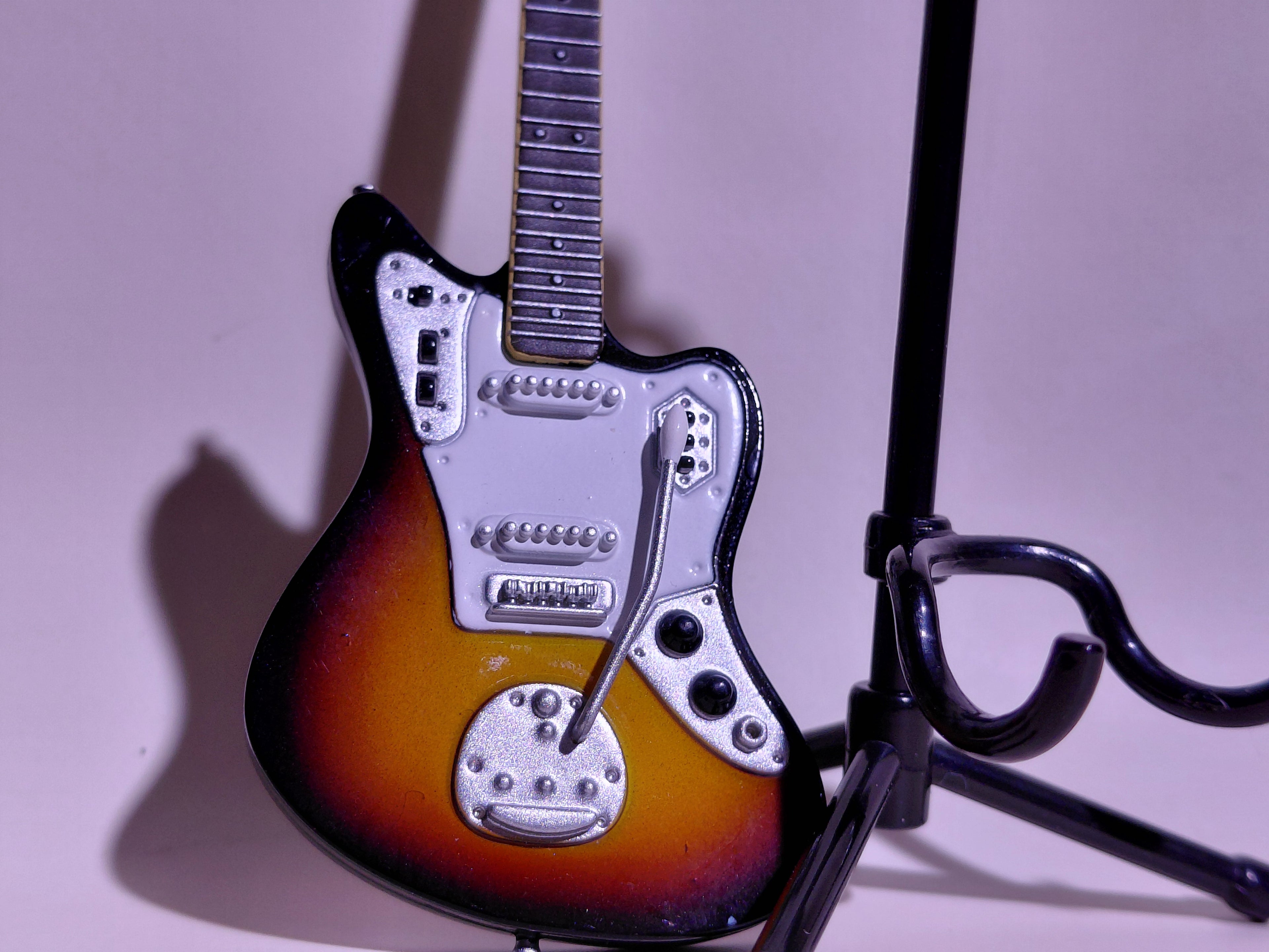 BECK Guitar Collection Jaguar Type 3 Figure Includes guitar and stand