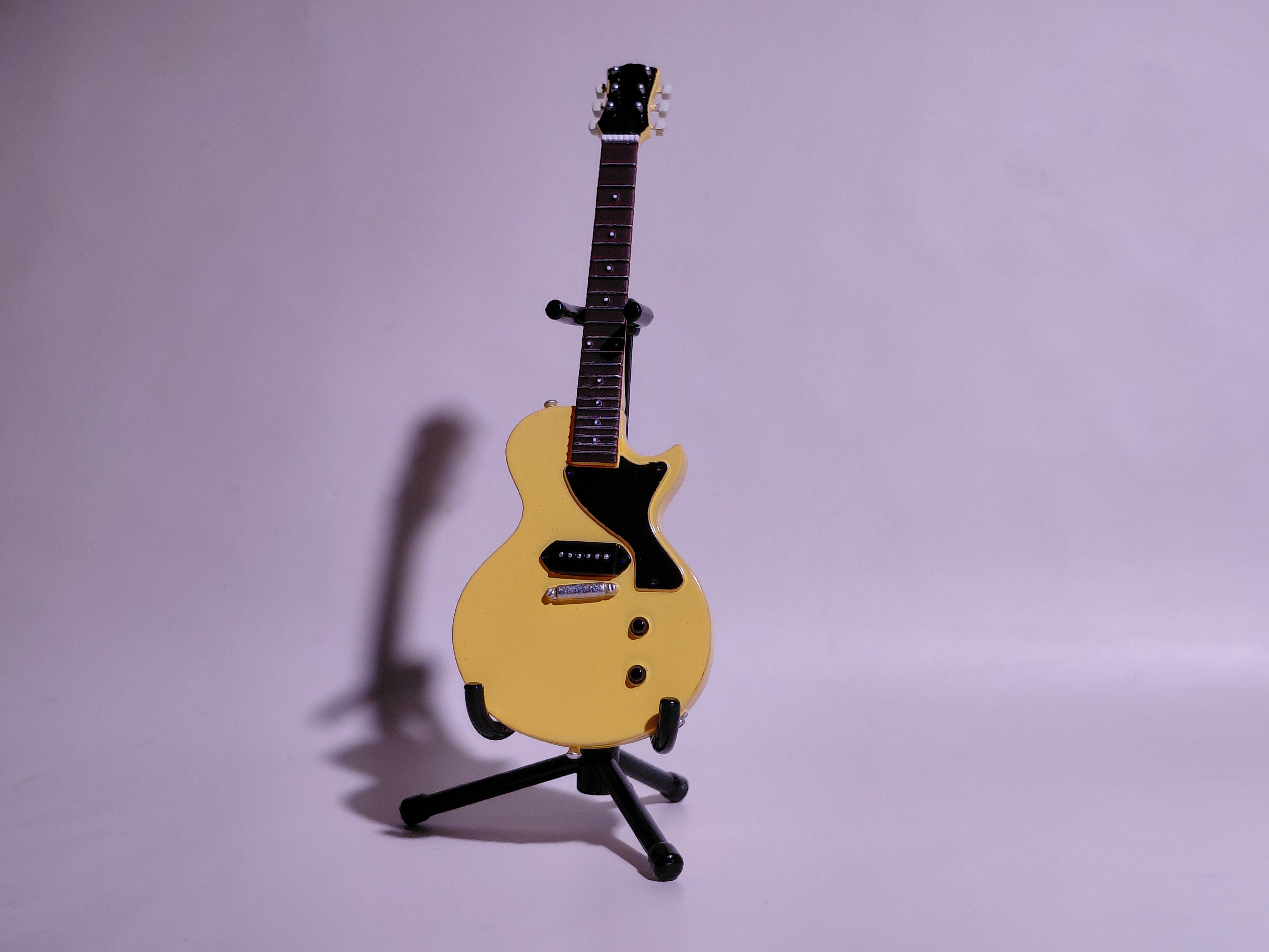 BECK Guitar Collection Electric Guitar, Les Paul Jr. Type, TV Yellow Includes guitar and stand