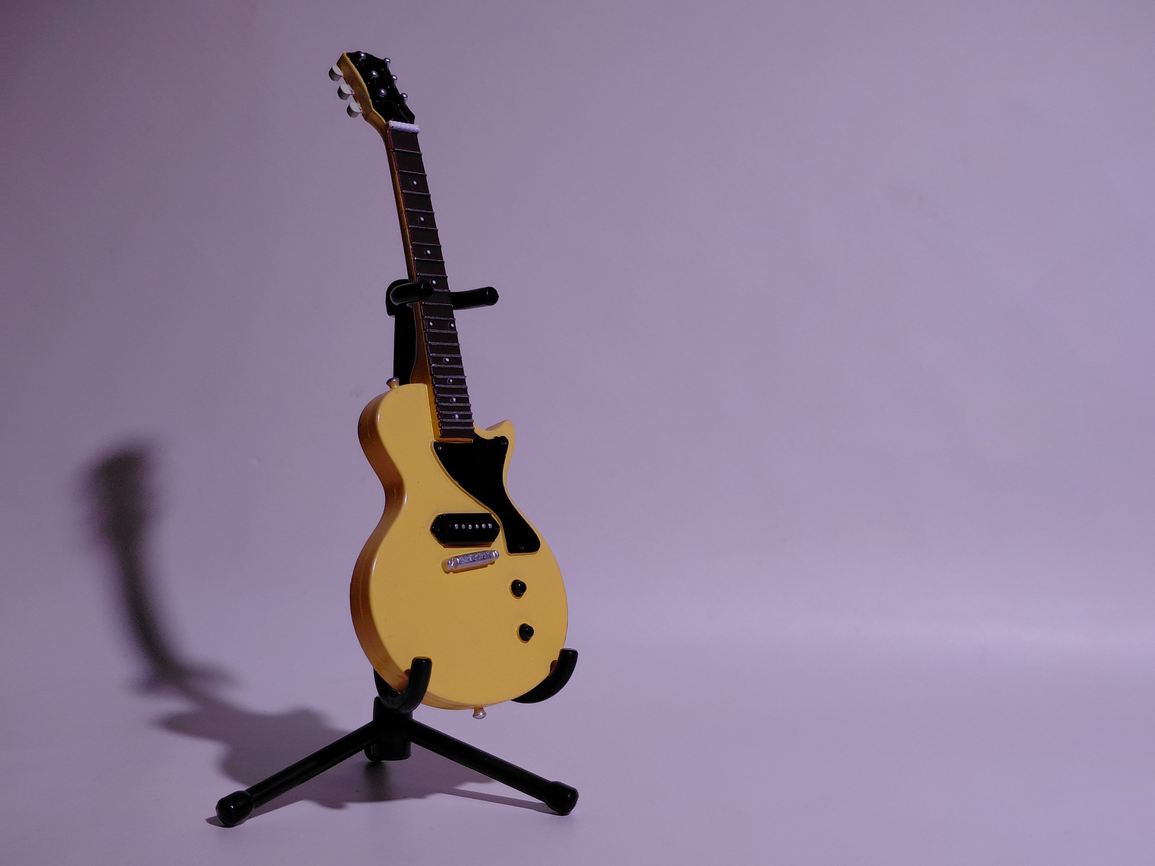 BECK Guitar Collection Electric Guitar, Les Paul Jr. Type, TV Yellow Includes guitar and stand