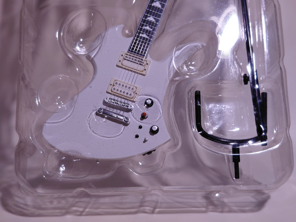 Burny MG-SW "Snow White" ~hide Guitar Collection~ 1/8 Scale Official Guitar Figure ☆hide Guitar Collection ☆hide Figure FERNANDES