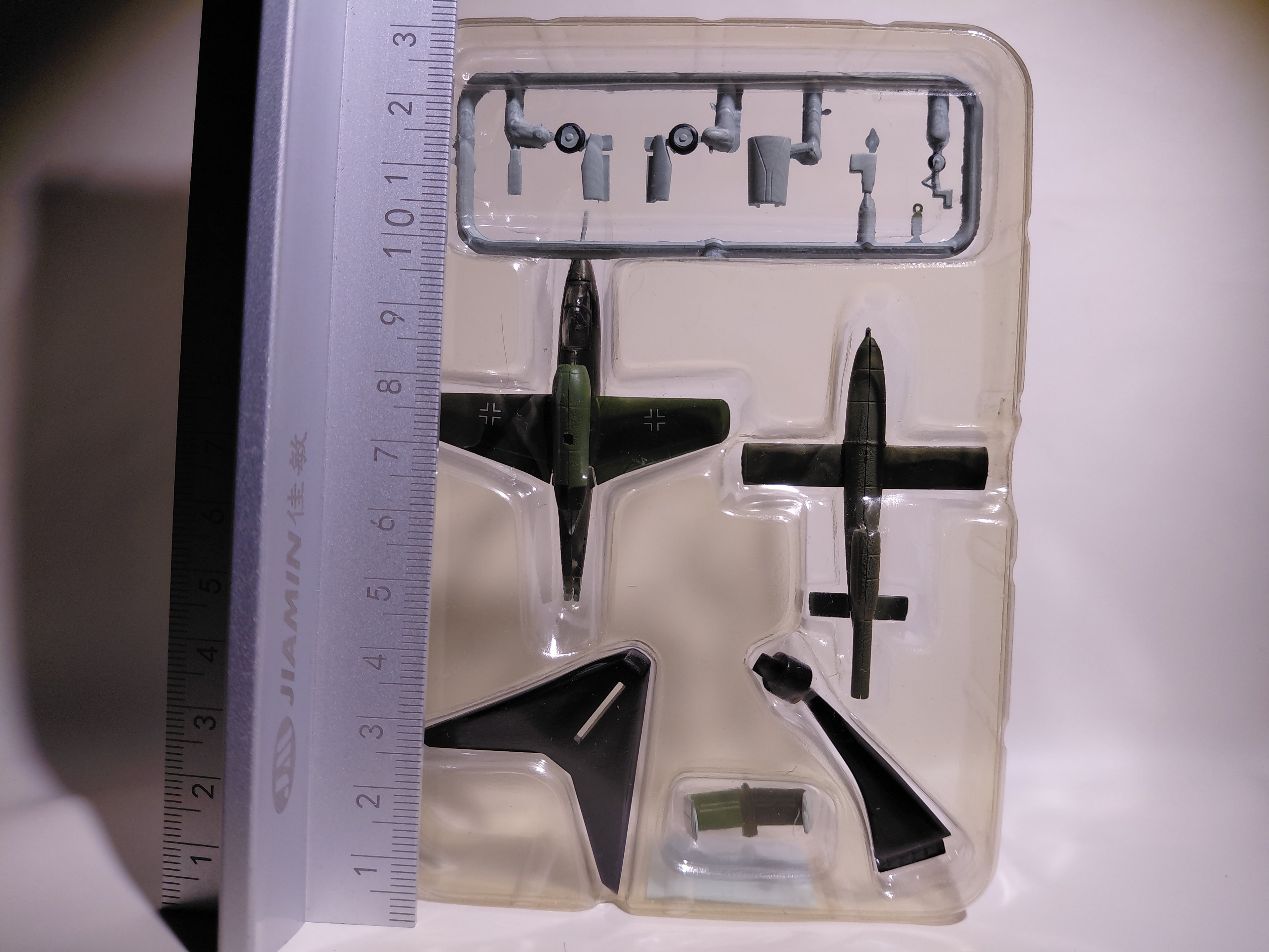 1/144 F-toys EARLY JET #05 Heinkel He162A/V-1 Luftwaffe "White 6" 1st Squadron