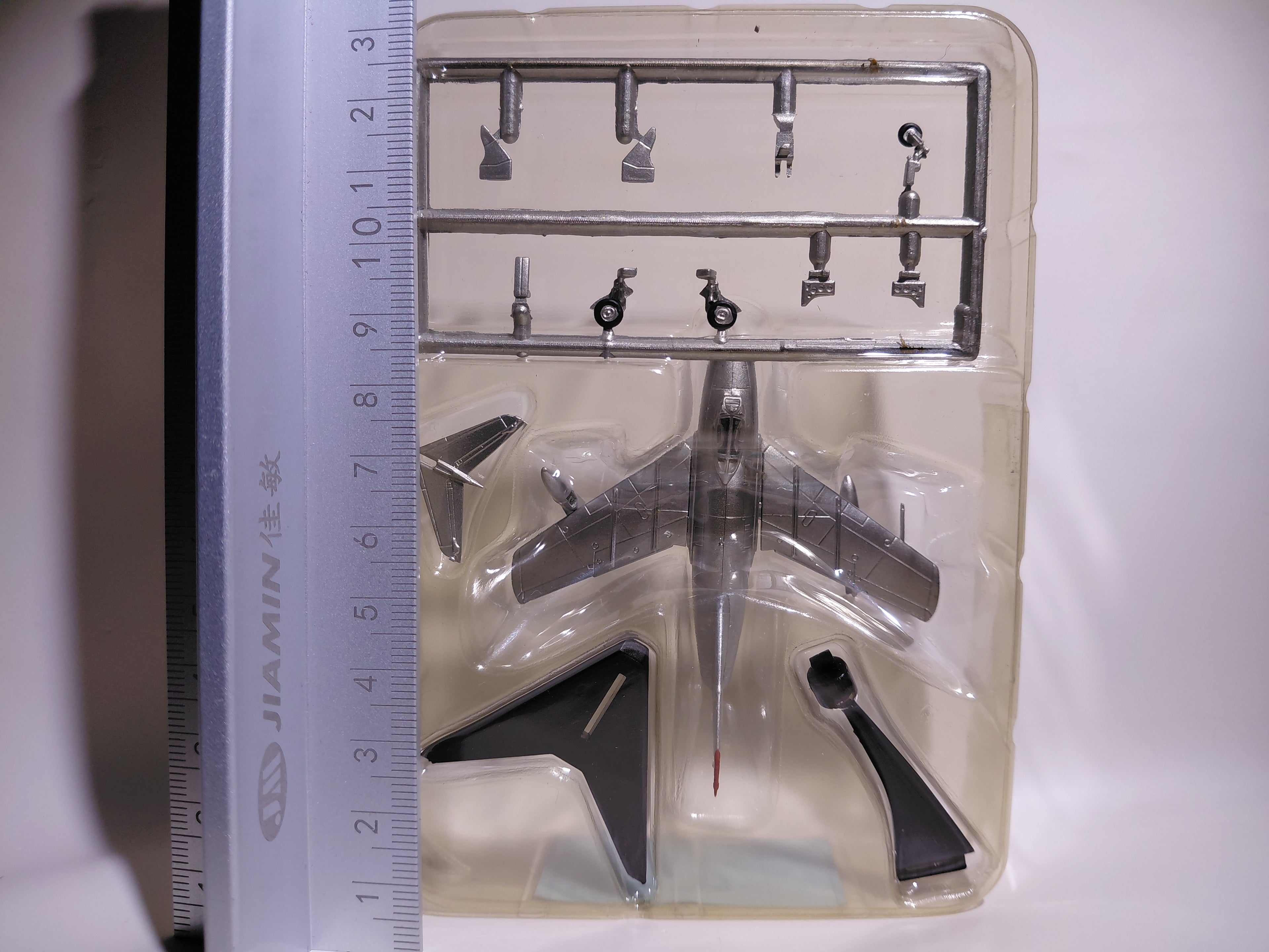 1/144 F-toys EARLY JET #01a. MiG-15bis Soviet Air Force