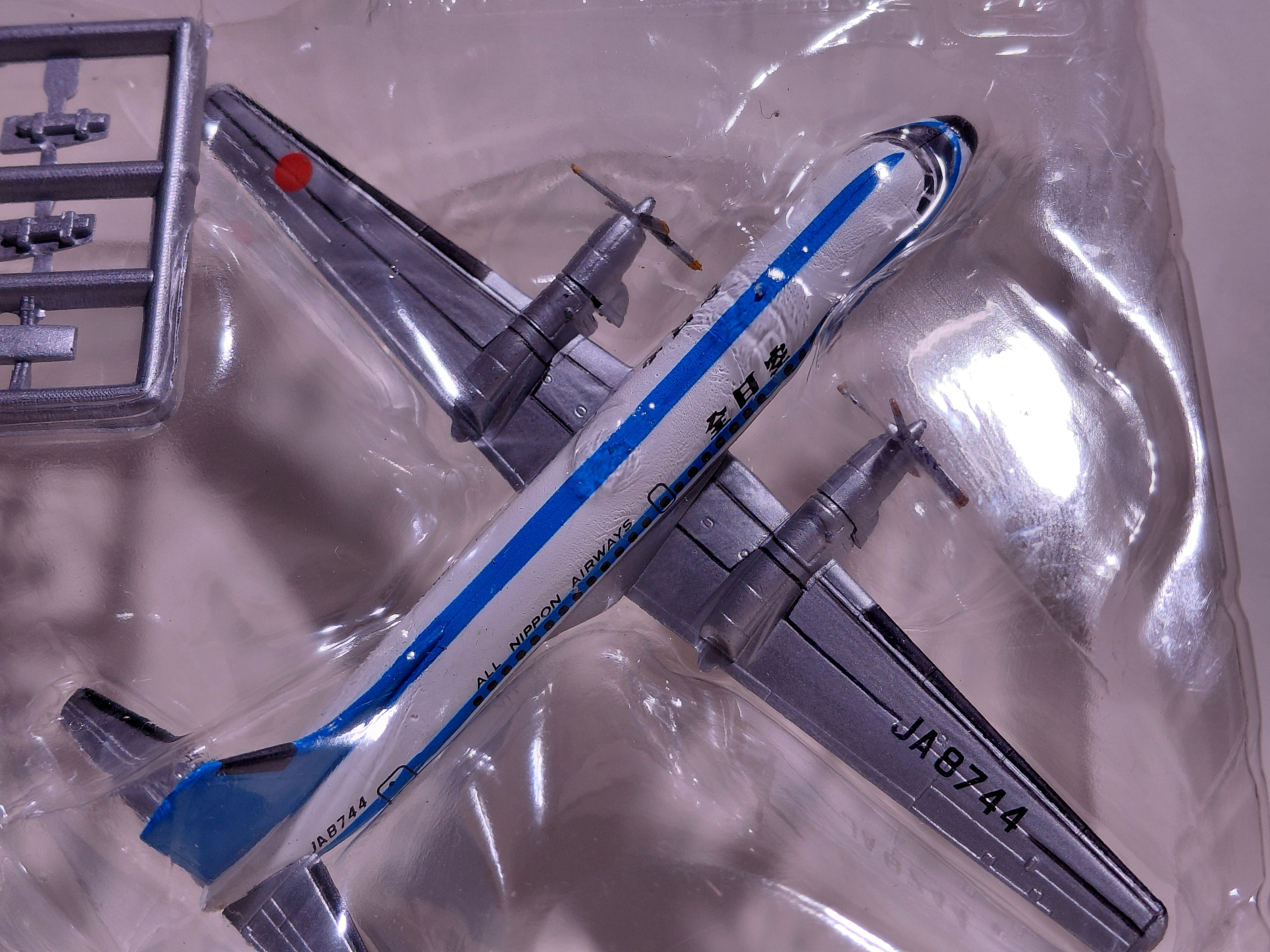 [Secret Item 2] 1/500 YS-11 JA8744 Old Livery Aircraft "ANA Wing Collection 2"