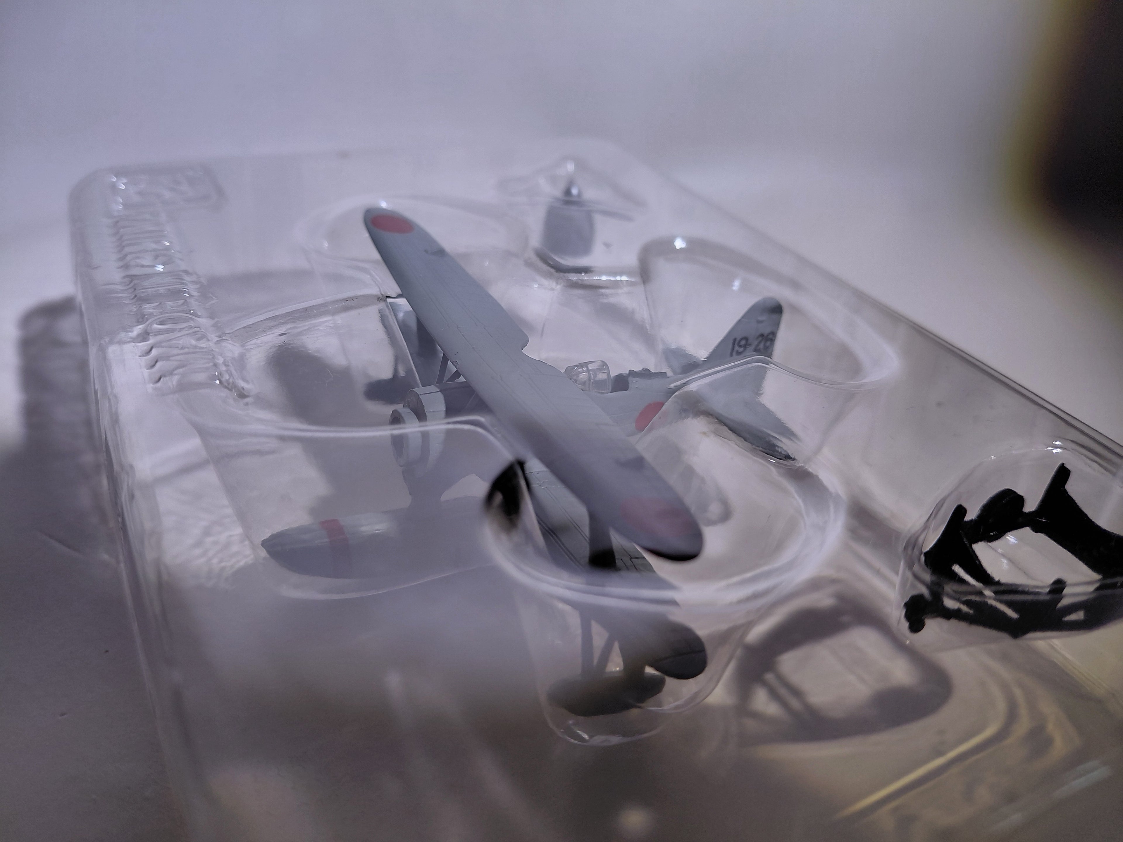 F-toys Seaplane Collection #1a Type Zero Observation Aircraft Model 11 1/144 Early Model 19th Air Group
