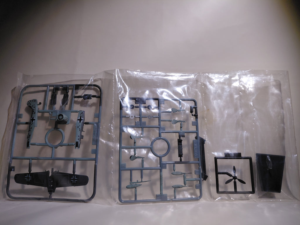 1/144 World's Masterpiece Aircraft series 2⑨ Fw190A-8/R3 Tank Buster