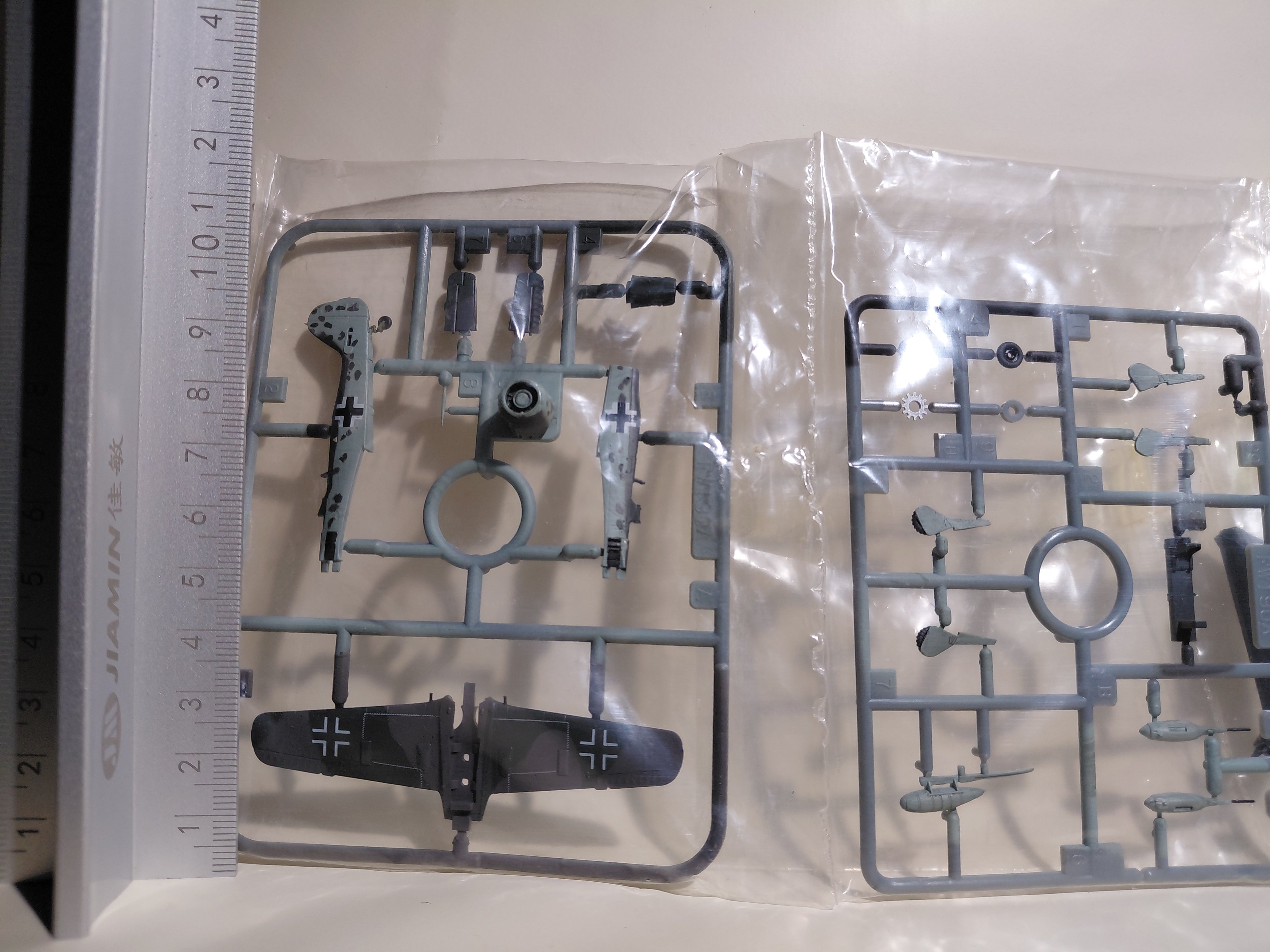1/144 World's Masterpiece Aircraft series 2⑨ Fw190A-8/R3 Tank Buster
