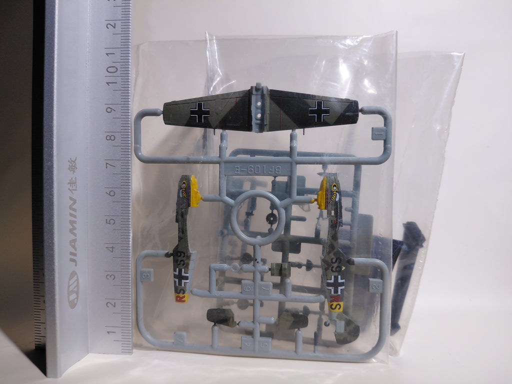Takara 1/144 World's Masterpiece Aircraft: Messerschmitt Bf109E-7/B, 1st Fighter Wing