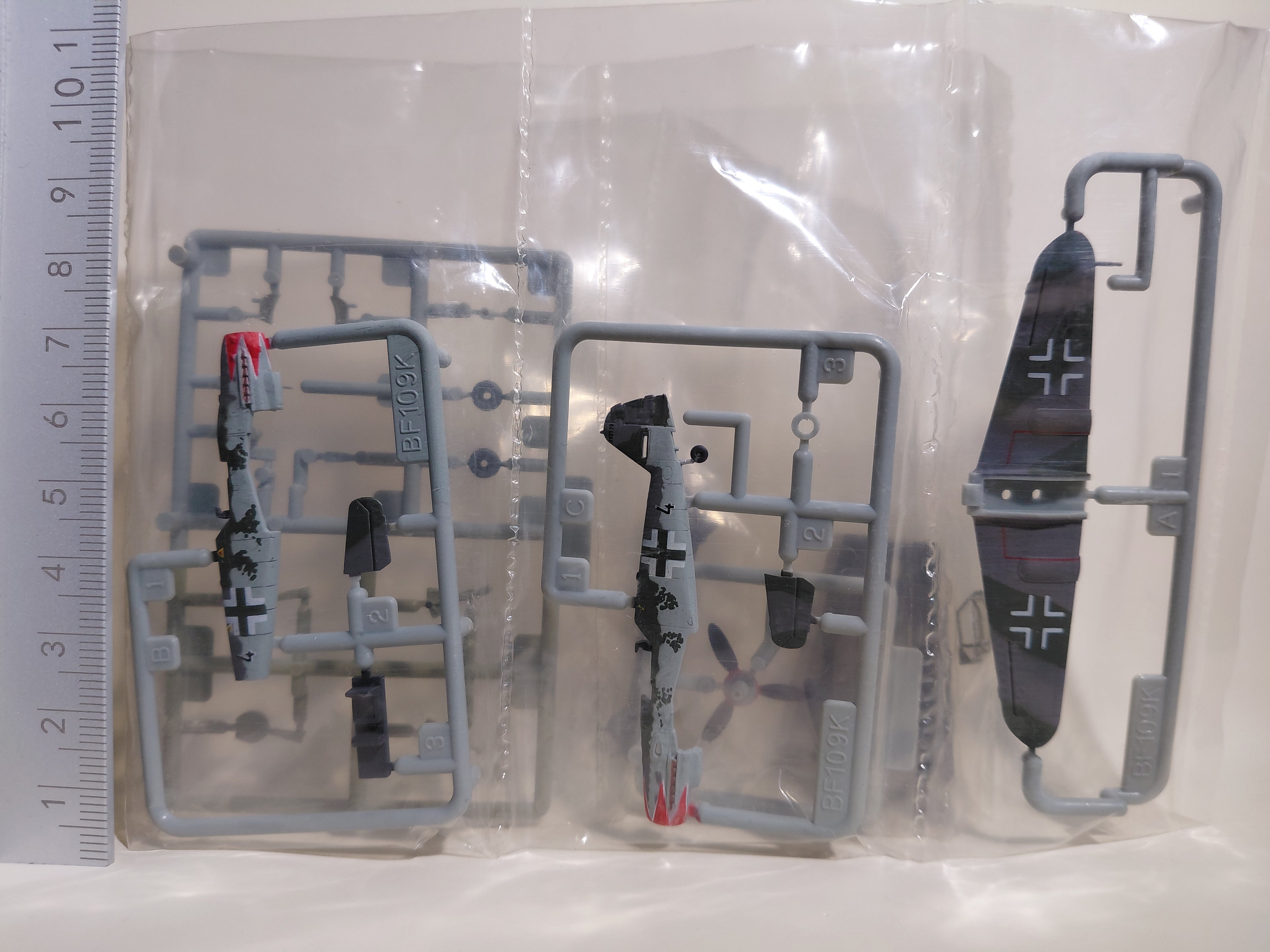 Takara 1/144 Messerschmitt Bf109, Lieutenant Colonel Hermanngraf's aircraft, a masterpiece of the world.