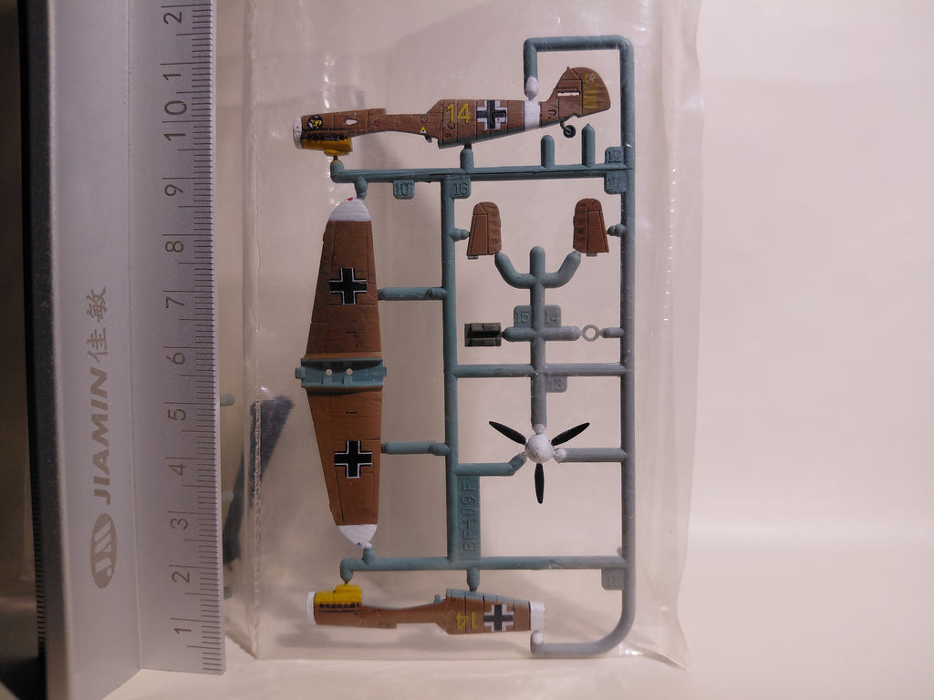 Takara 1/144 World's Masterpiece Aircraft Series 3 ⑪ Messerschmitt Bf109F-4/Trop