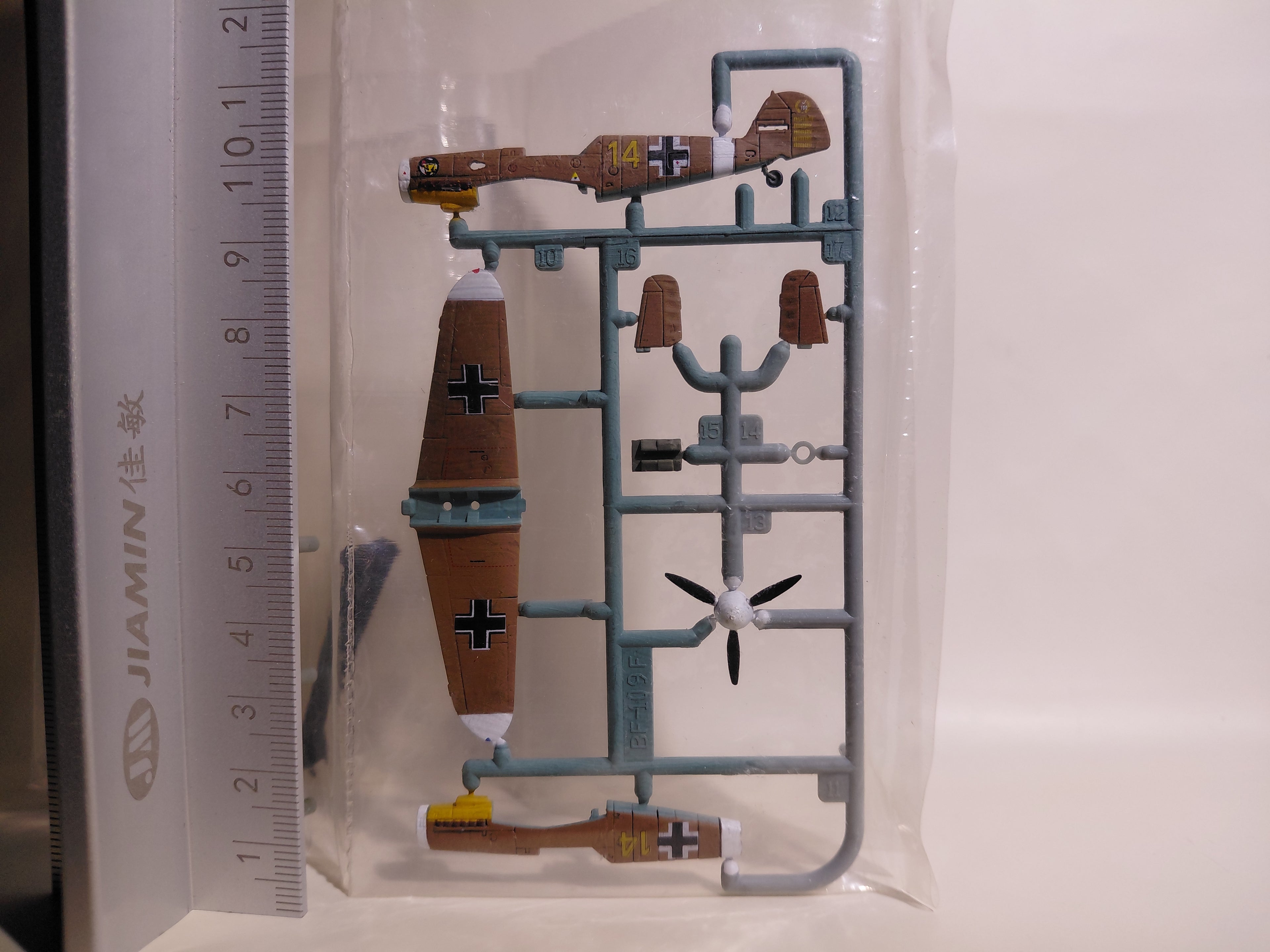 Takara 1/144 World's Masterpiece Aircraft Series 3 ⑪ Messerschmitt Bf109F-4/Trop