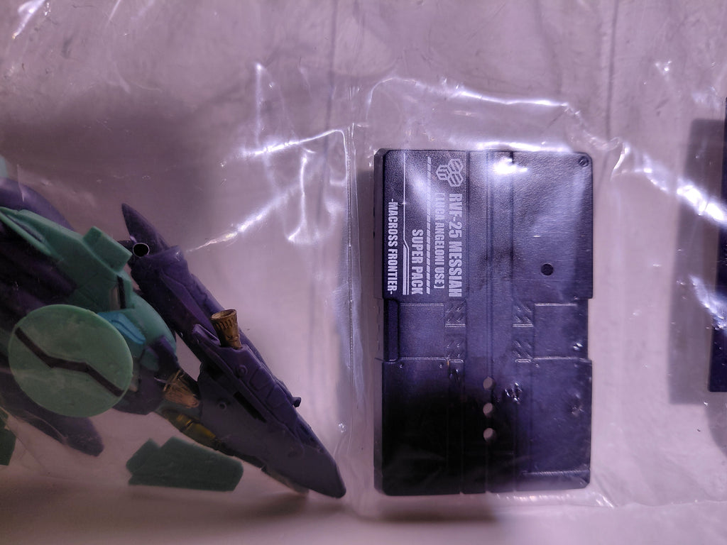 Bandai Macross Fighter Collection 1/250 Scale RVF-25 Super Luca's Unit (Luca's Aircraft) Figure