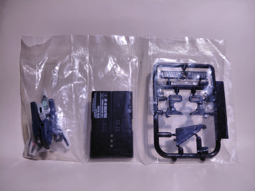 Bandai Trading Figure: VF-1A Super Pack (Kakizaki's Unit) from "Macross Fighter Collection 1/250 3"