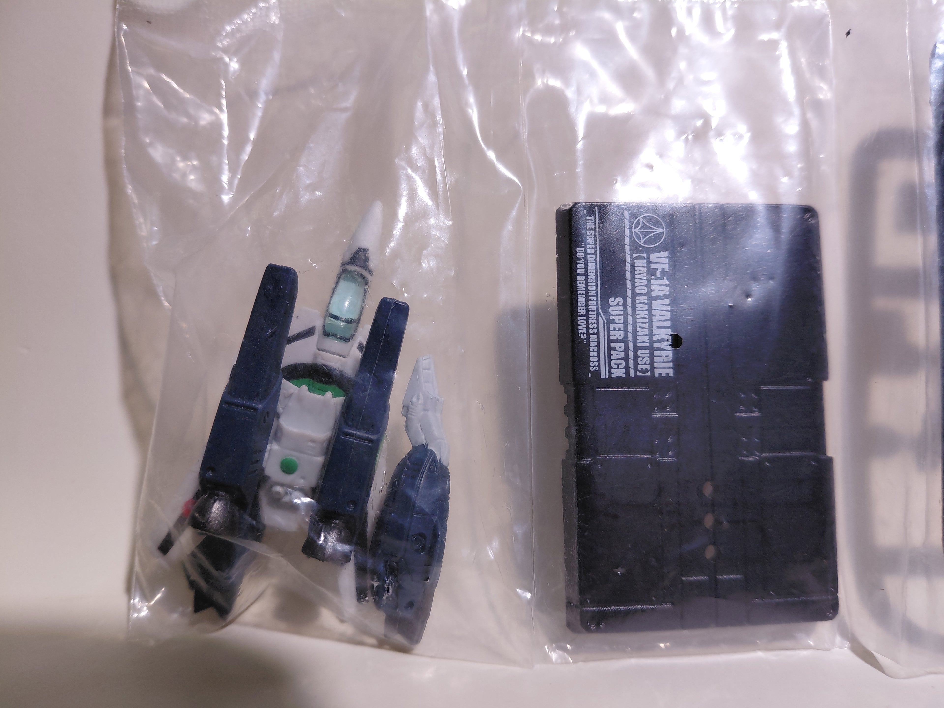 Bandai Trading Figure: VF-1A Super Pack (Kakizaki's Unit) from "Macross Fighter Collection 1/250 3"