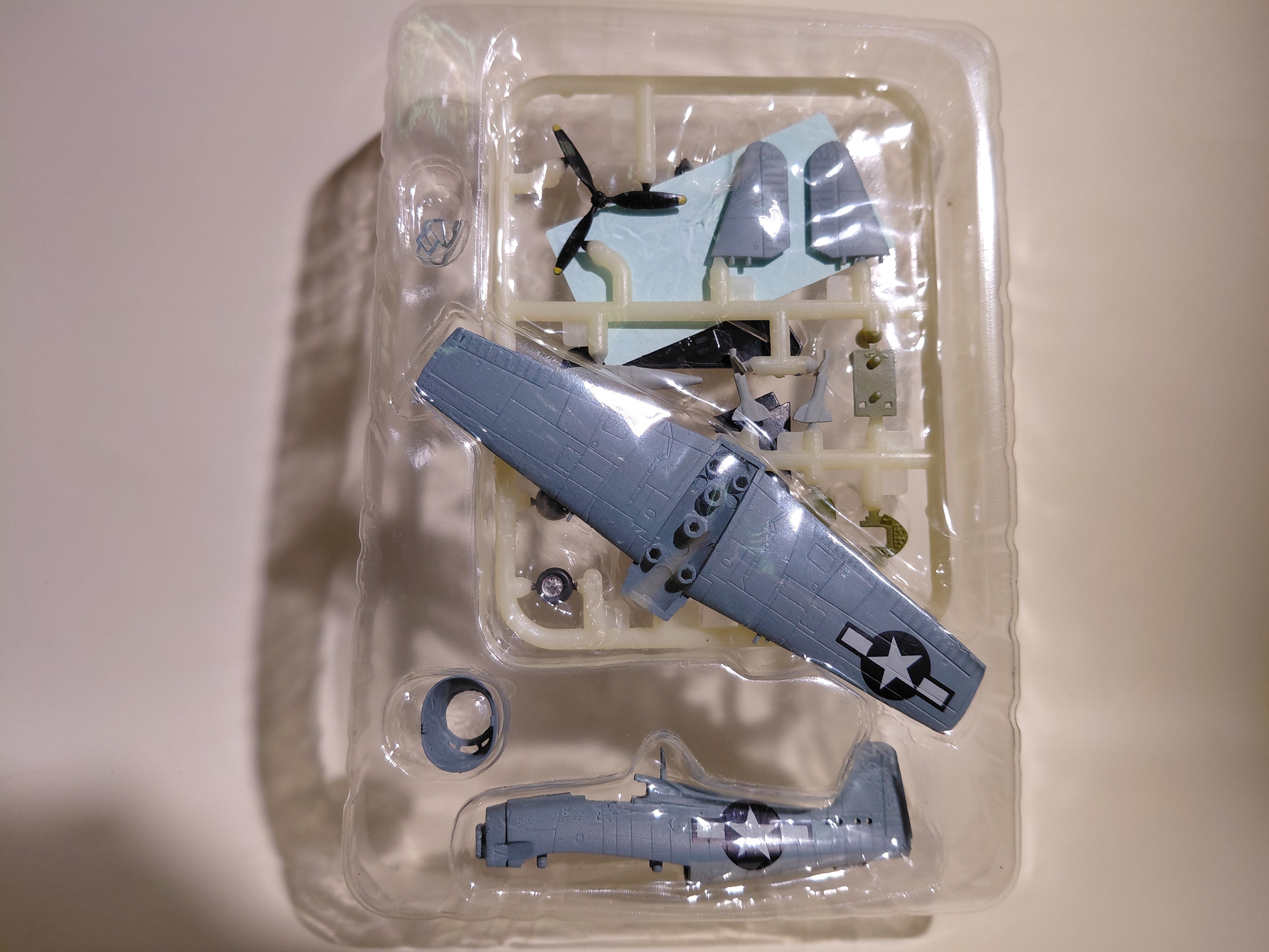 Leiji Matsumoto Battlefield Manga Collection 2. F6F Hellcat - The Mountain Where Revenge Was Buried - Unassembled 1/144 Scale Model Kit - Plastic Model Kit - F-toys