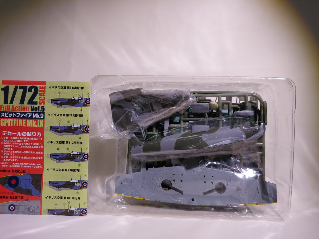 F-Toys Spitfire Mk.9 1/72 Full Action Pre-Painted Assembly Kit