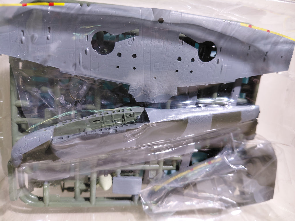 F-Toys Spitfire Mk.9 1/72 Full Action Pre-Painted Assembly Kit